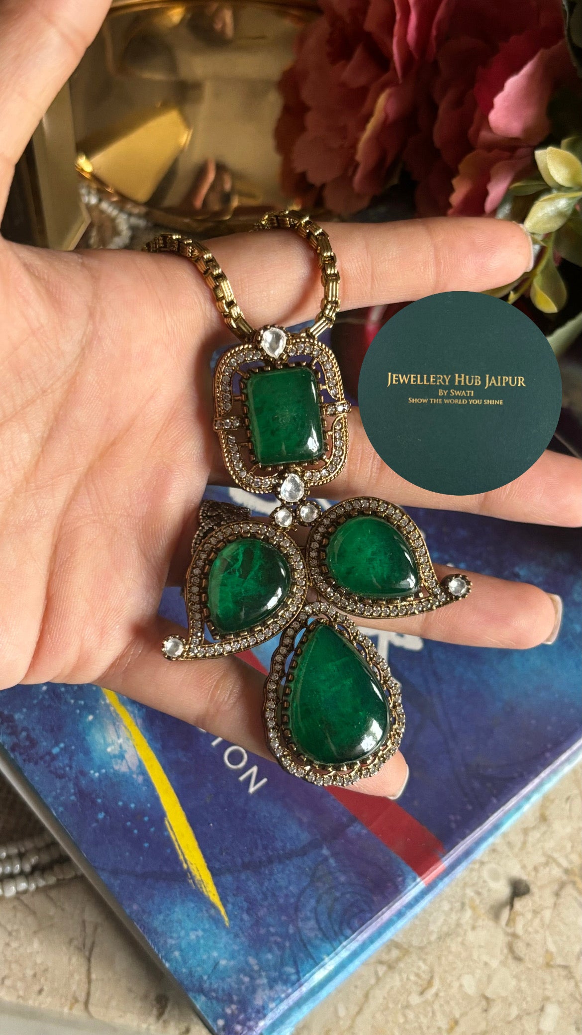 Emerald doublet pendant set