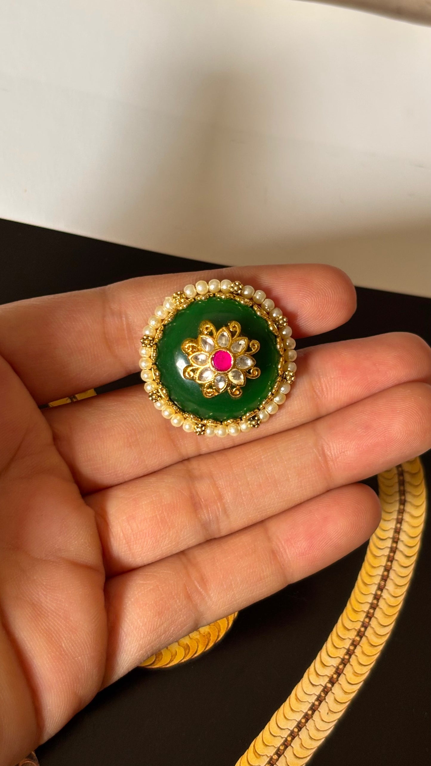 Floral emerald nakashi ring
