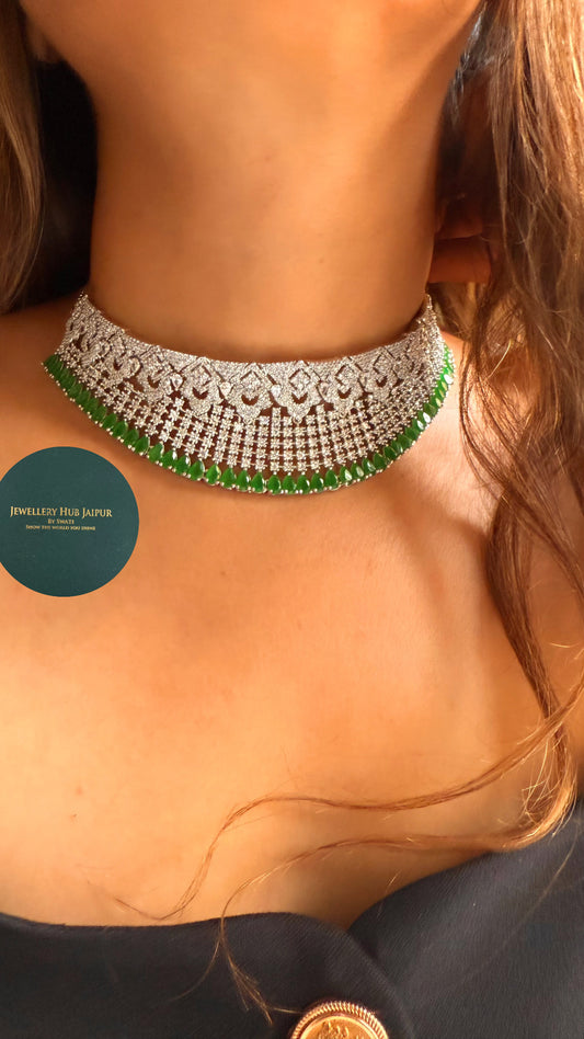 Emerald diamond choker