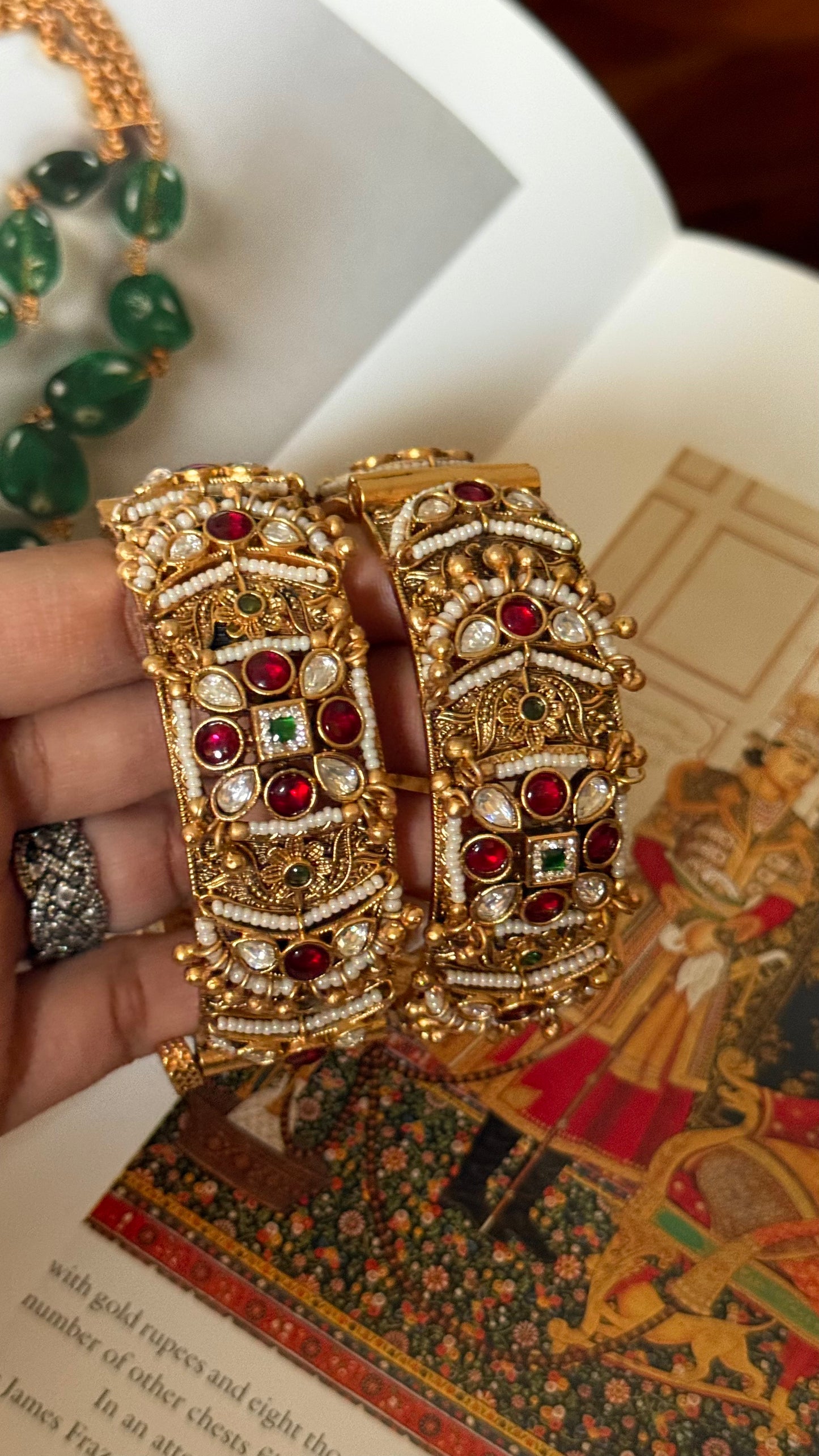 Rani pink & emerald rajwada openable bangle
