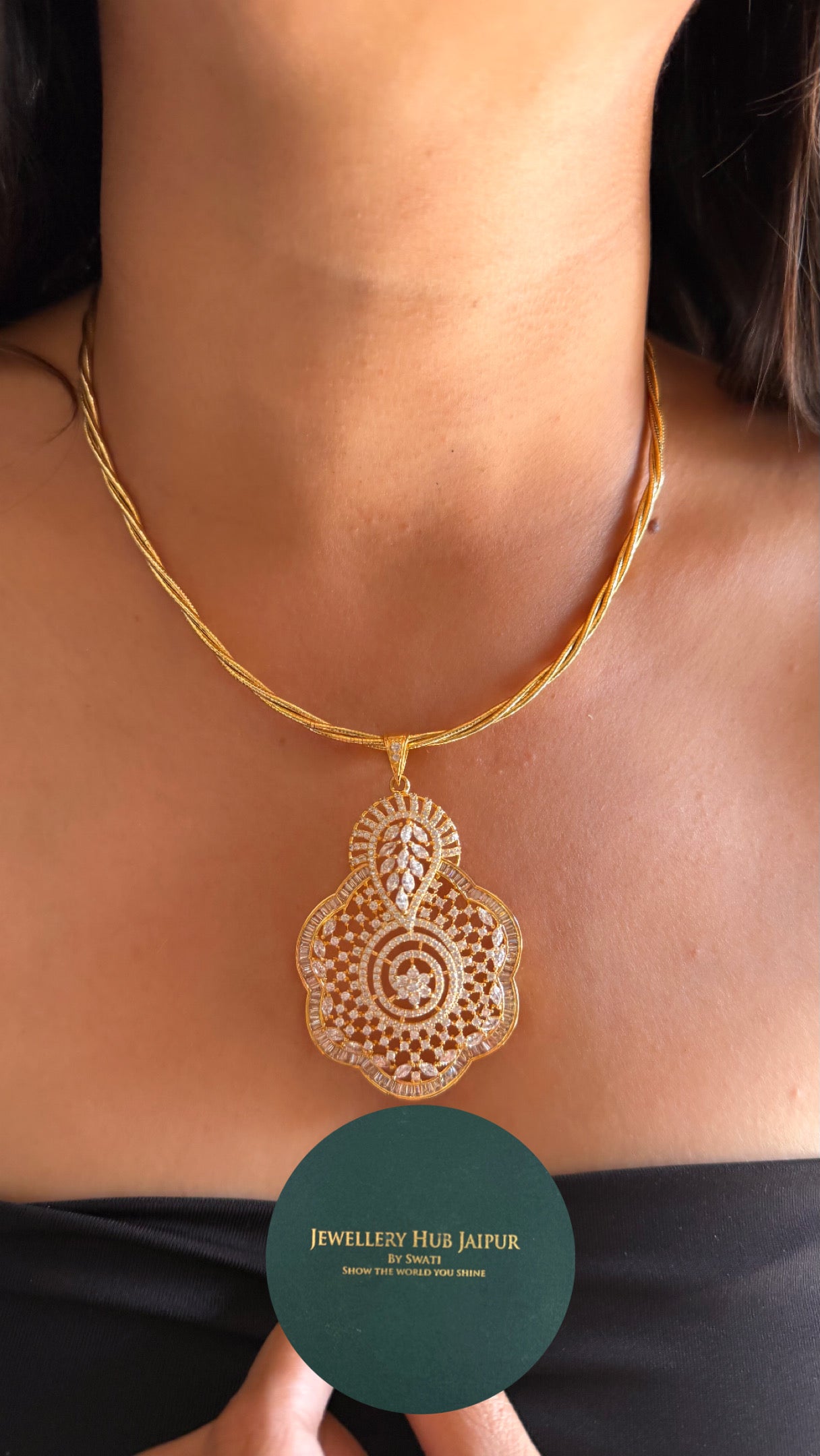 Miranda diamond pendant set