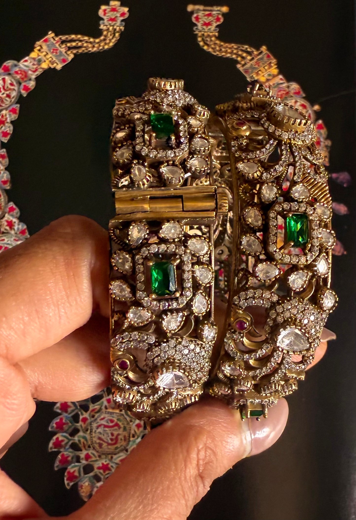 Emerald moissanite polki Victorian openable bangle