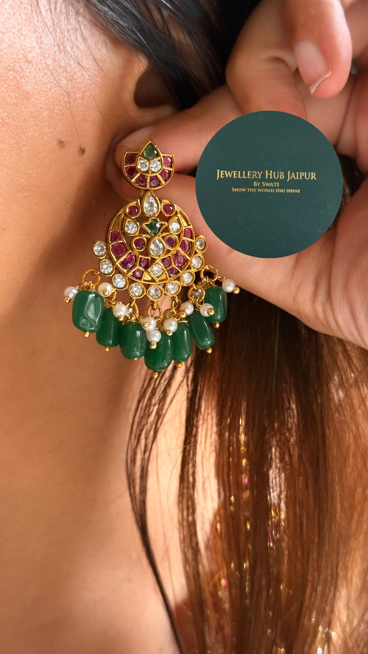 Rani pink & emerald triple layer with emerald drop temple set