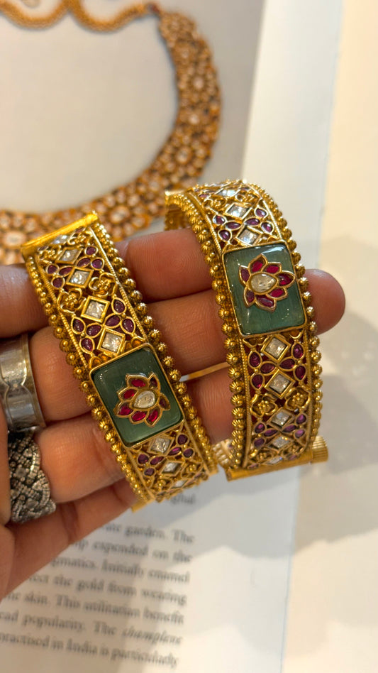 Mint inlay lotus designer gold Rajwada bangles