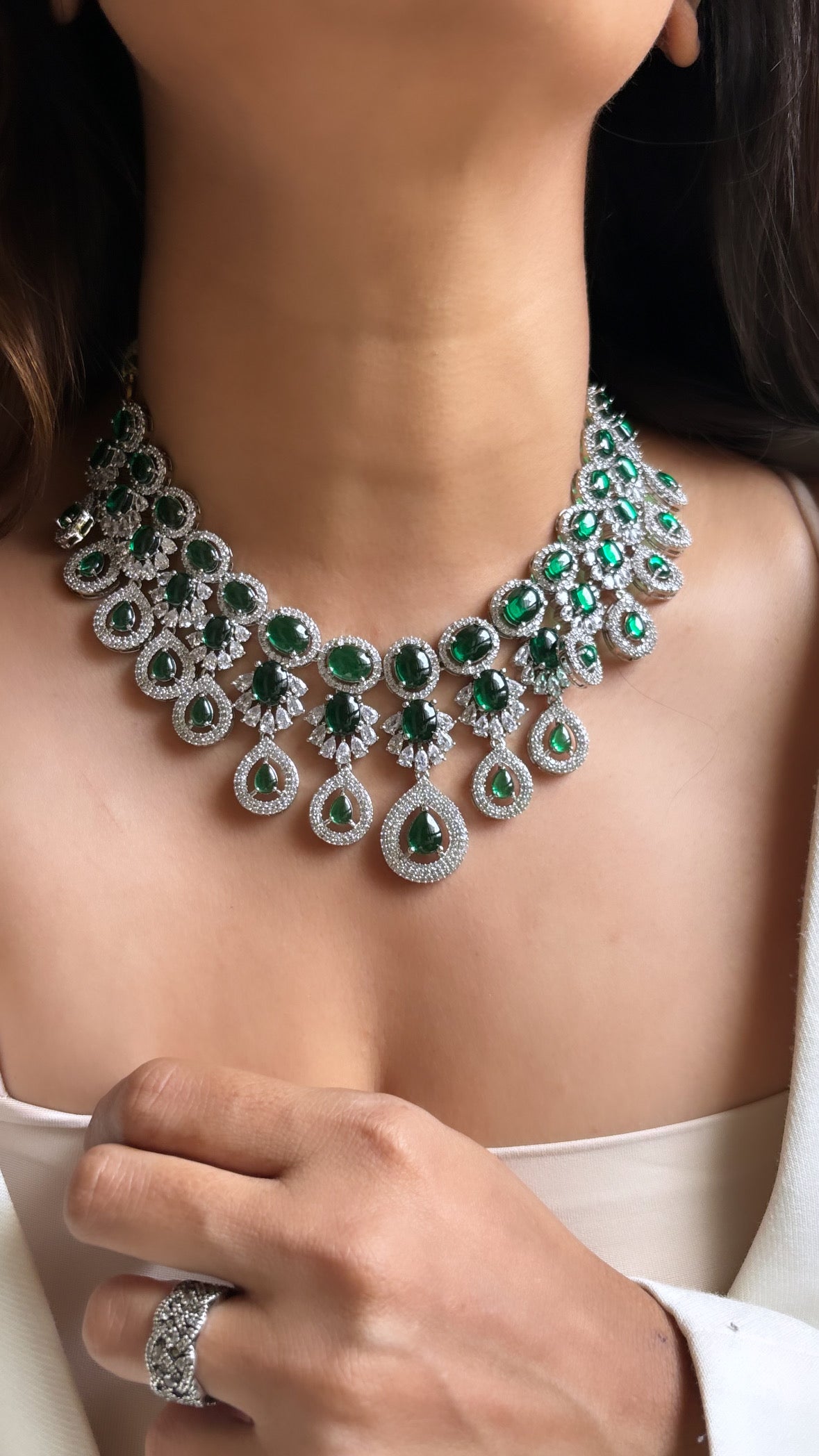 Emerald diamond necklace