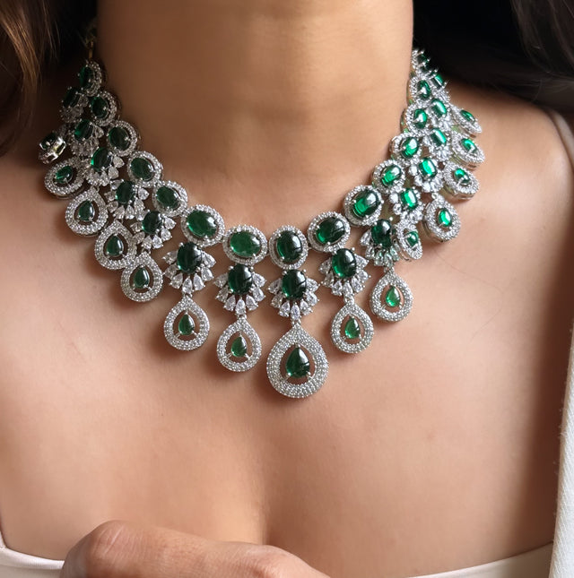 Emerald diamond necklace