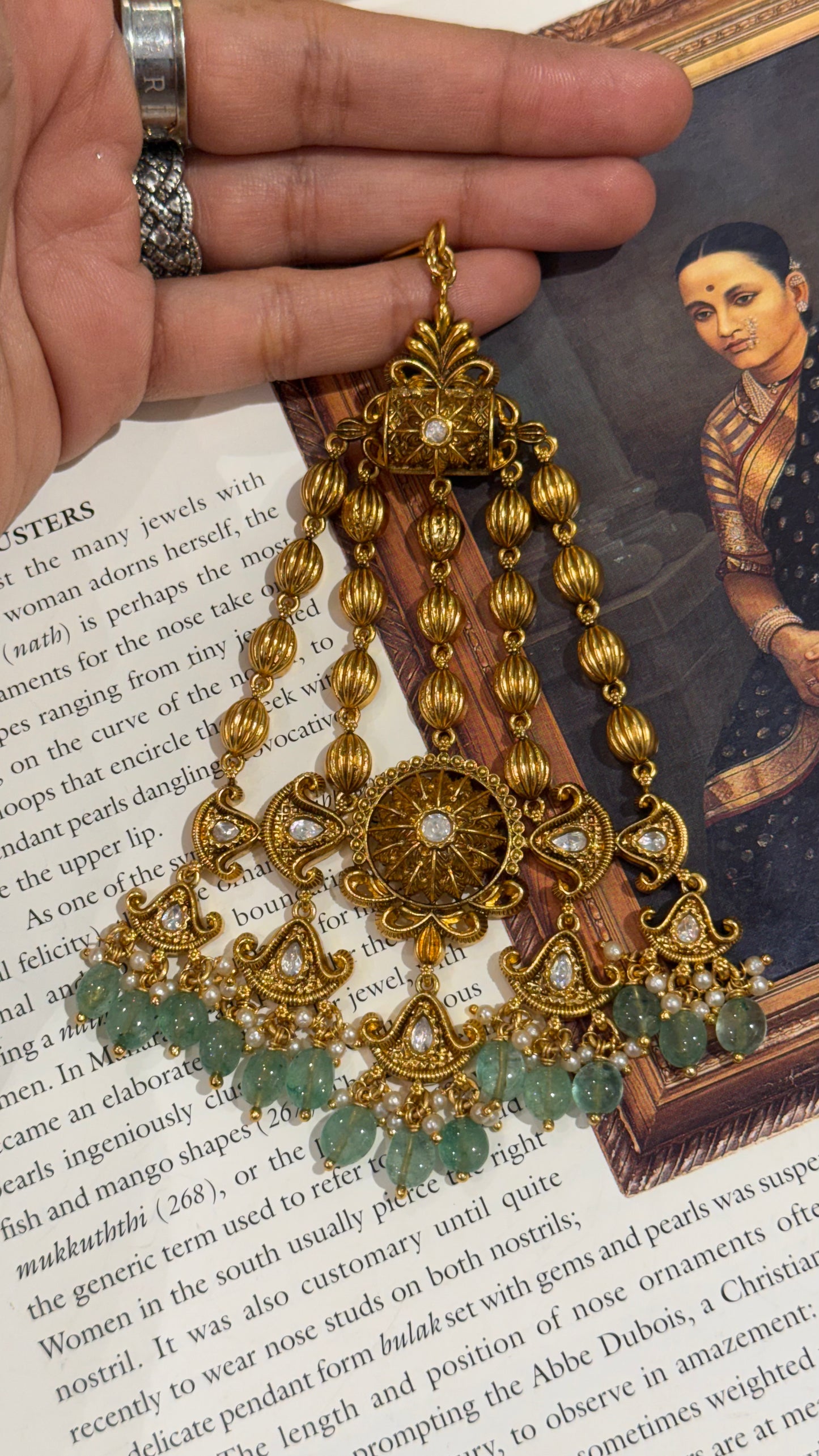 Oxidised Gold Nakshi detailing passa with mint drop detailing