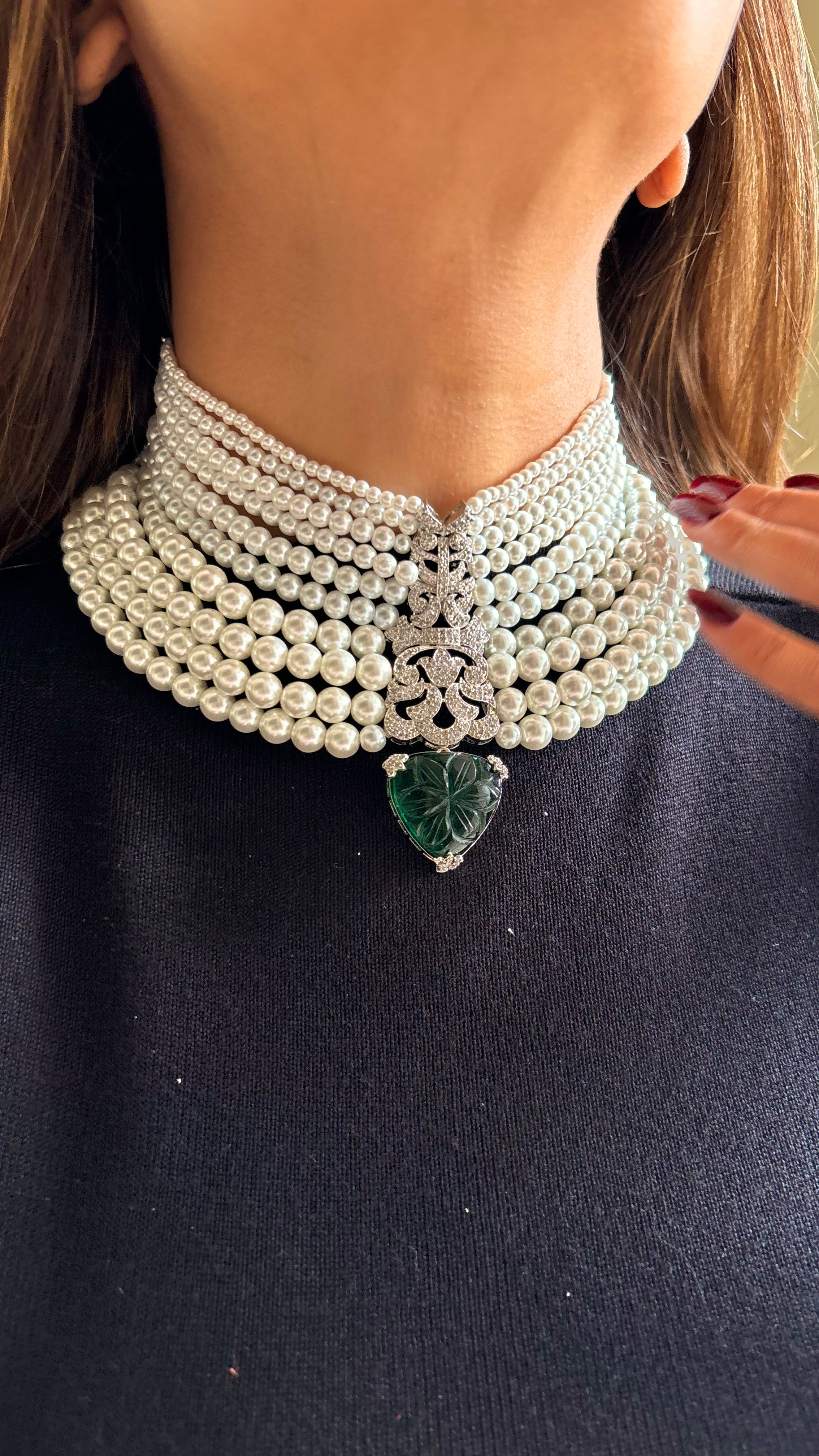 Cocktail pearl emerald necklace