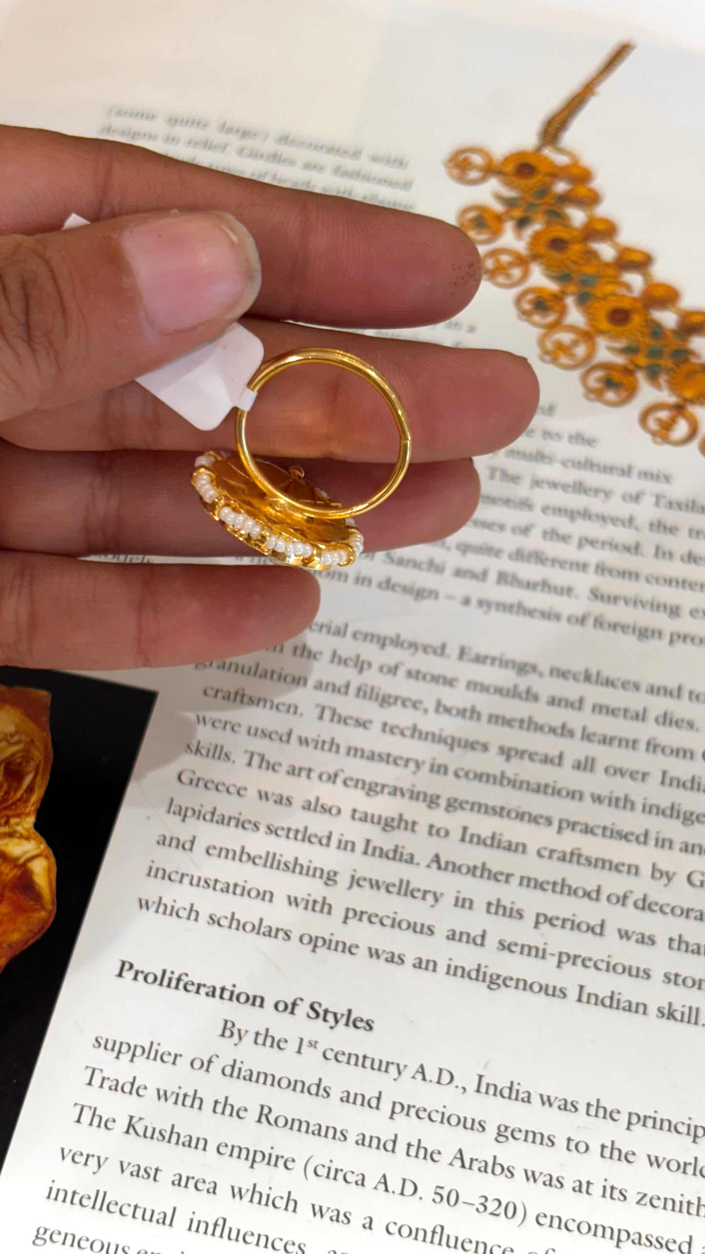 Floral Paachi Kundan Ring