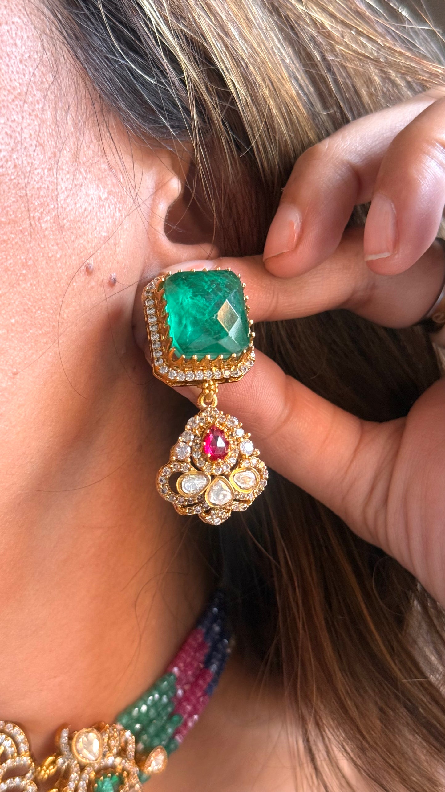Emerald doublet designer thread choker