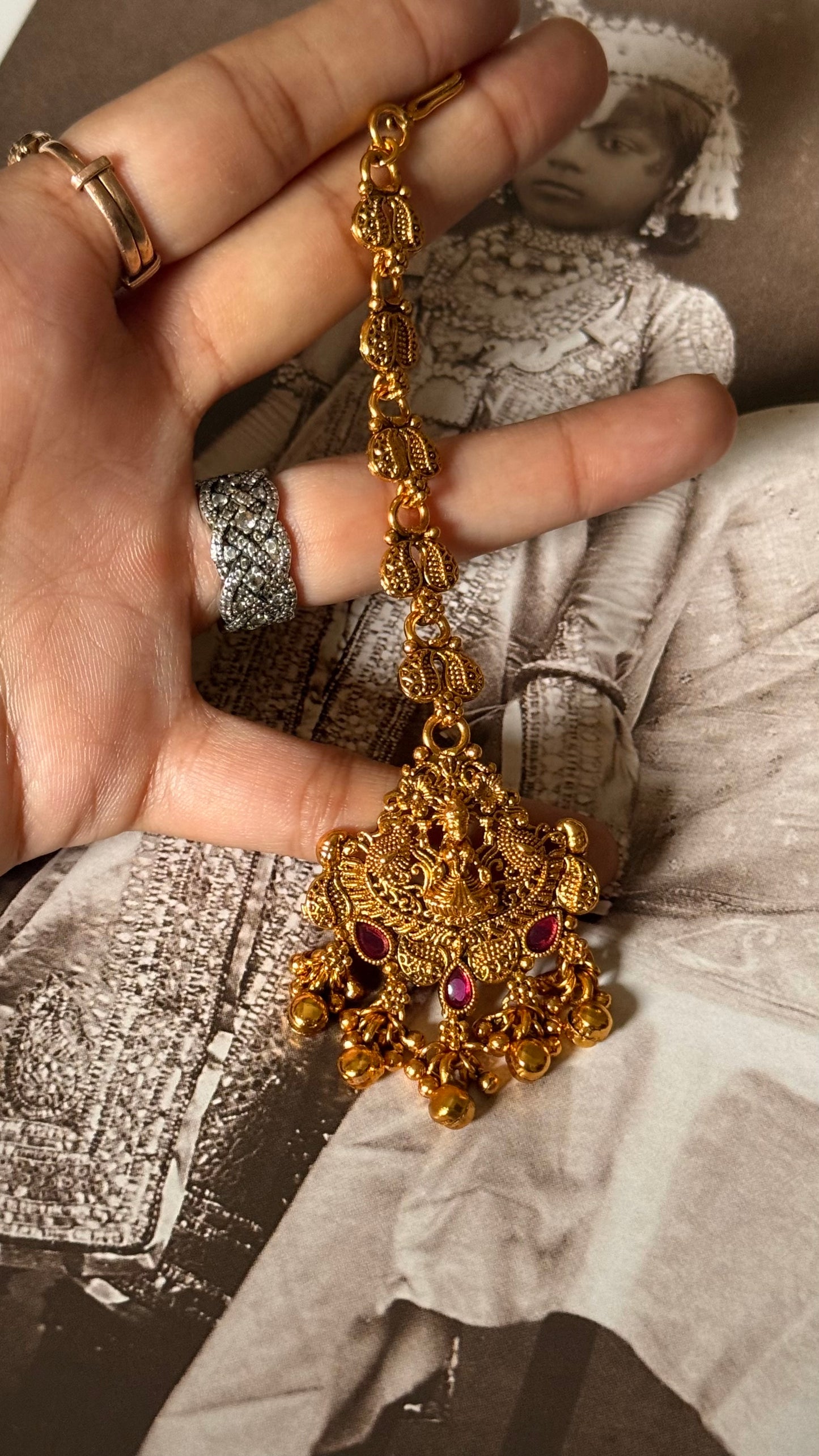 Goddess laxmi rani pink maangtika