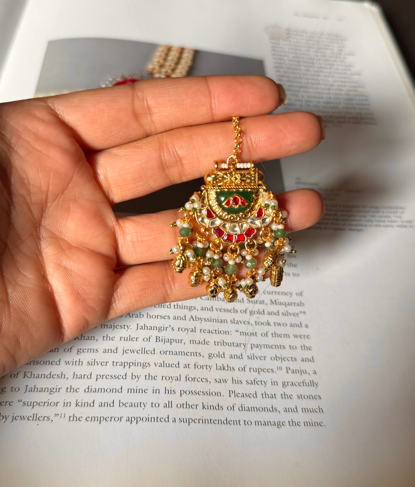 Emerald rani inlay heritage maangtika