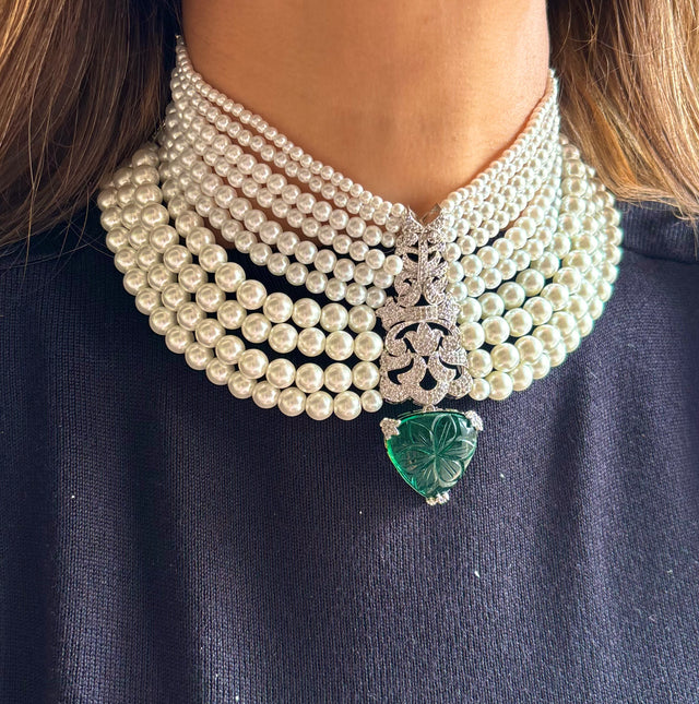 Cocktail pearl emerald necklace