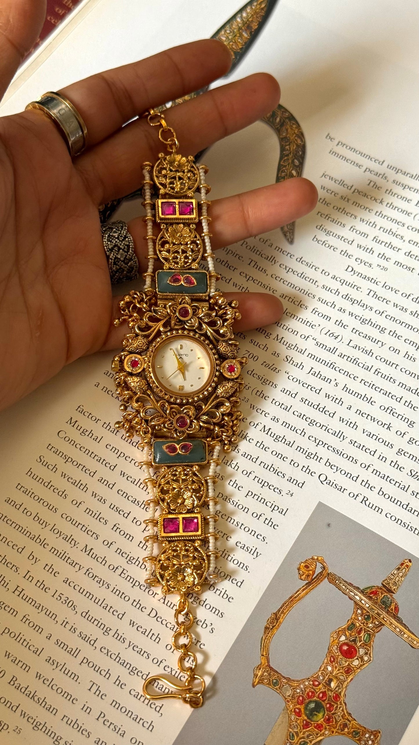 Ranisa inspired vintage mint inlay white dial watch