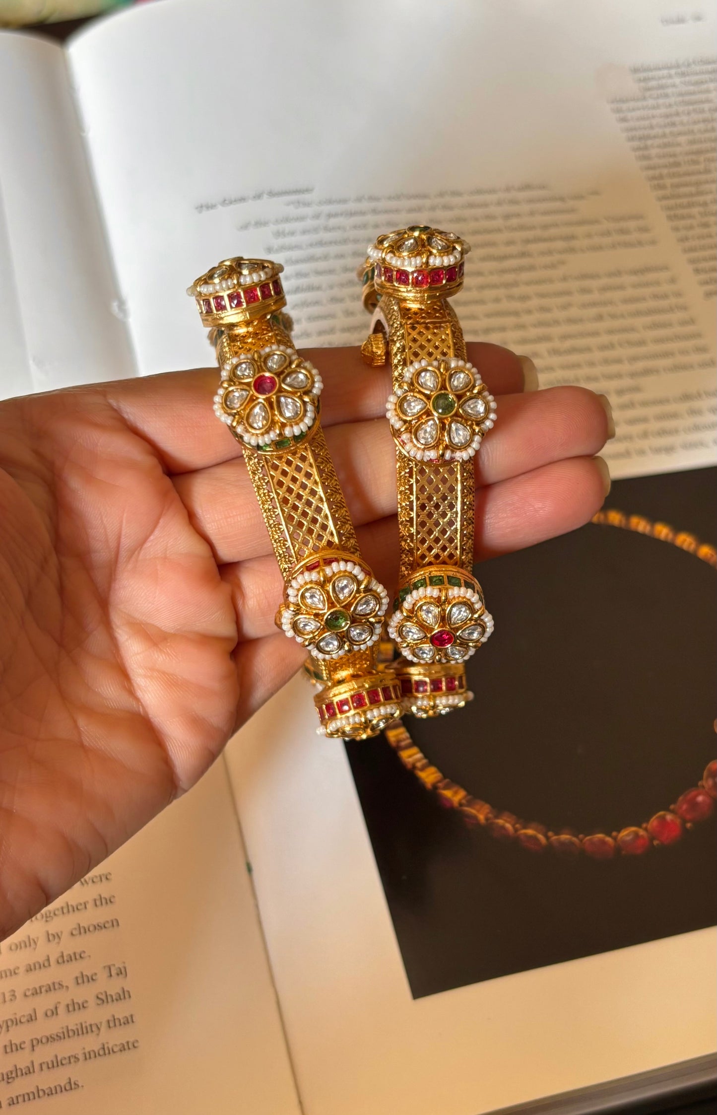 Ruby & emerald polki floral bangdi