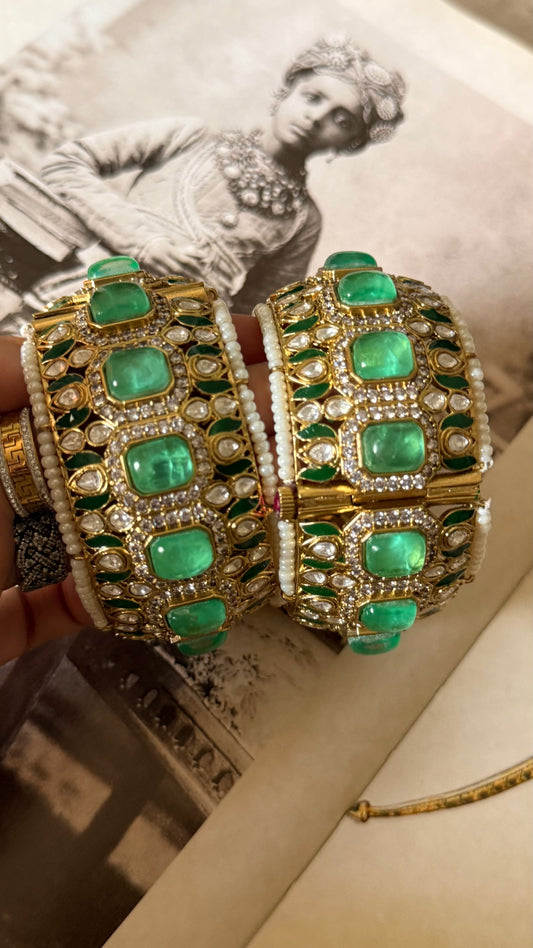 Mint doublet moissanite openable bangle