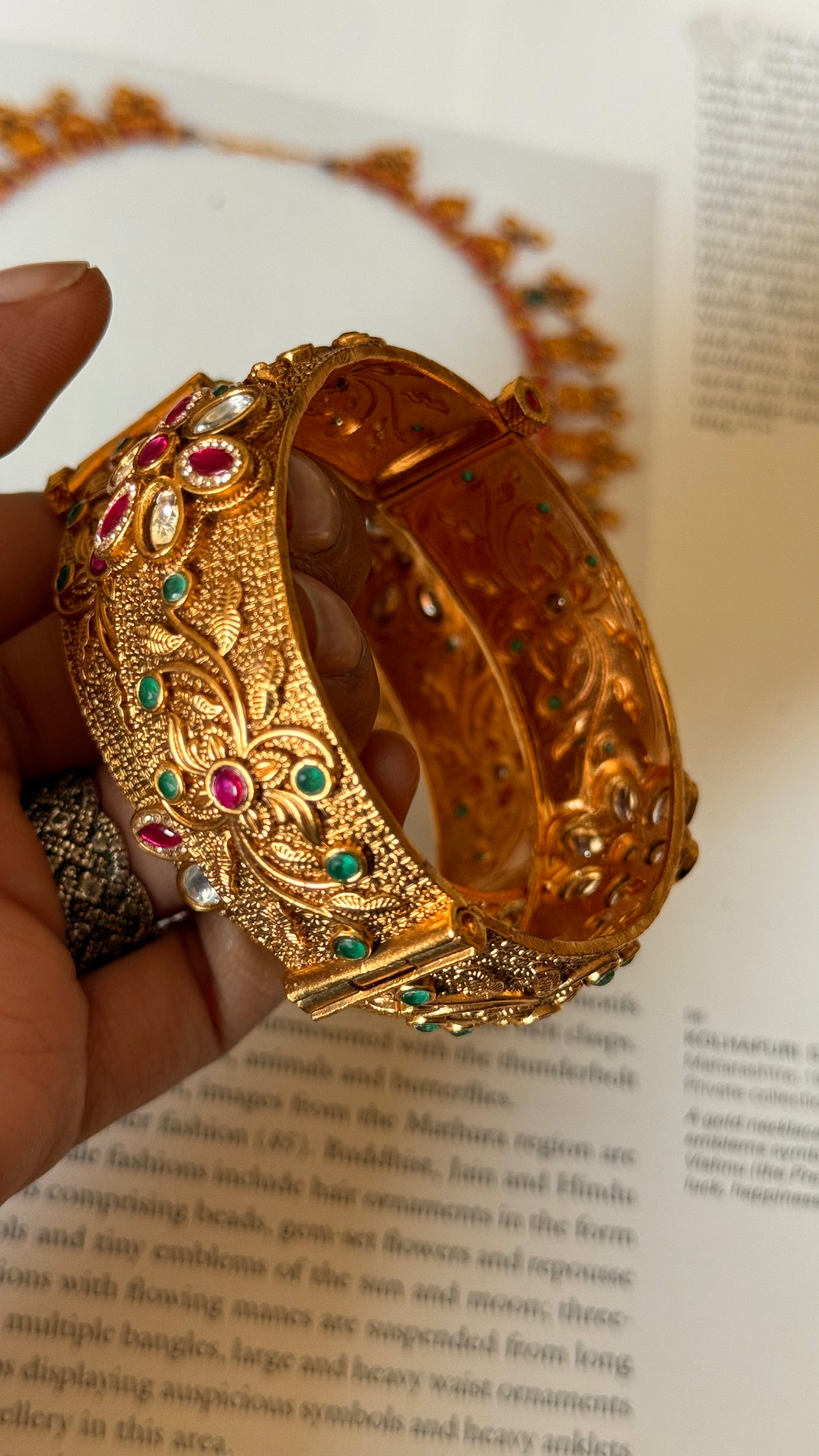 Dual colour floral ruby polki rahjwadi bangles