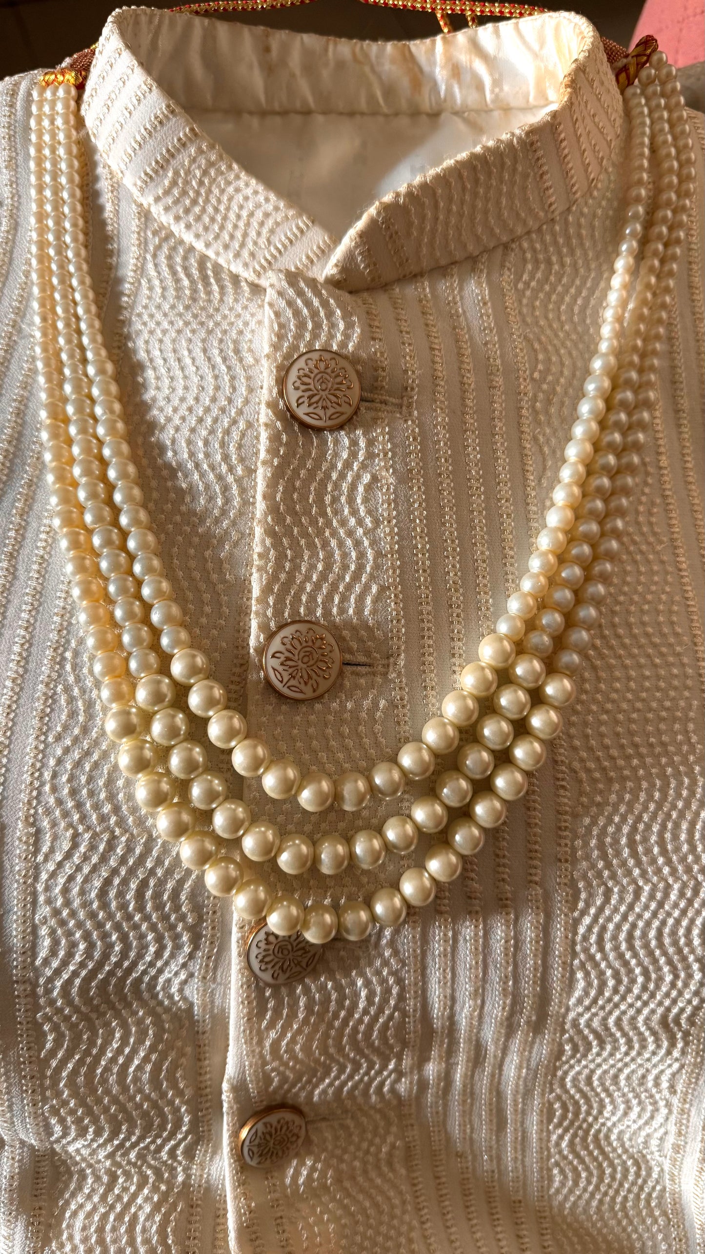 Tripple line gold pearl string