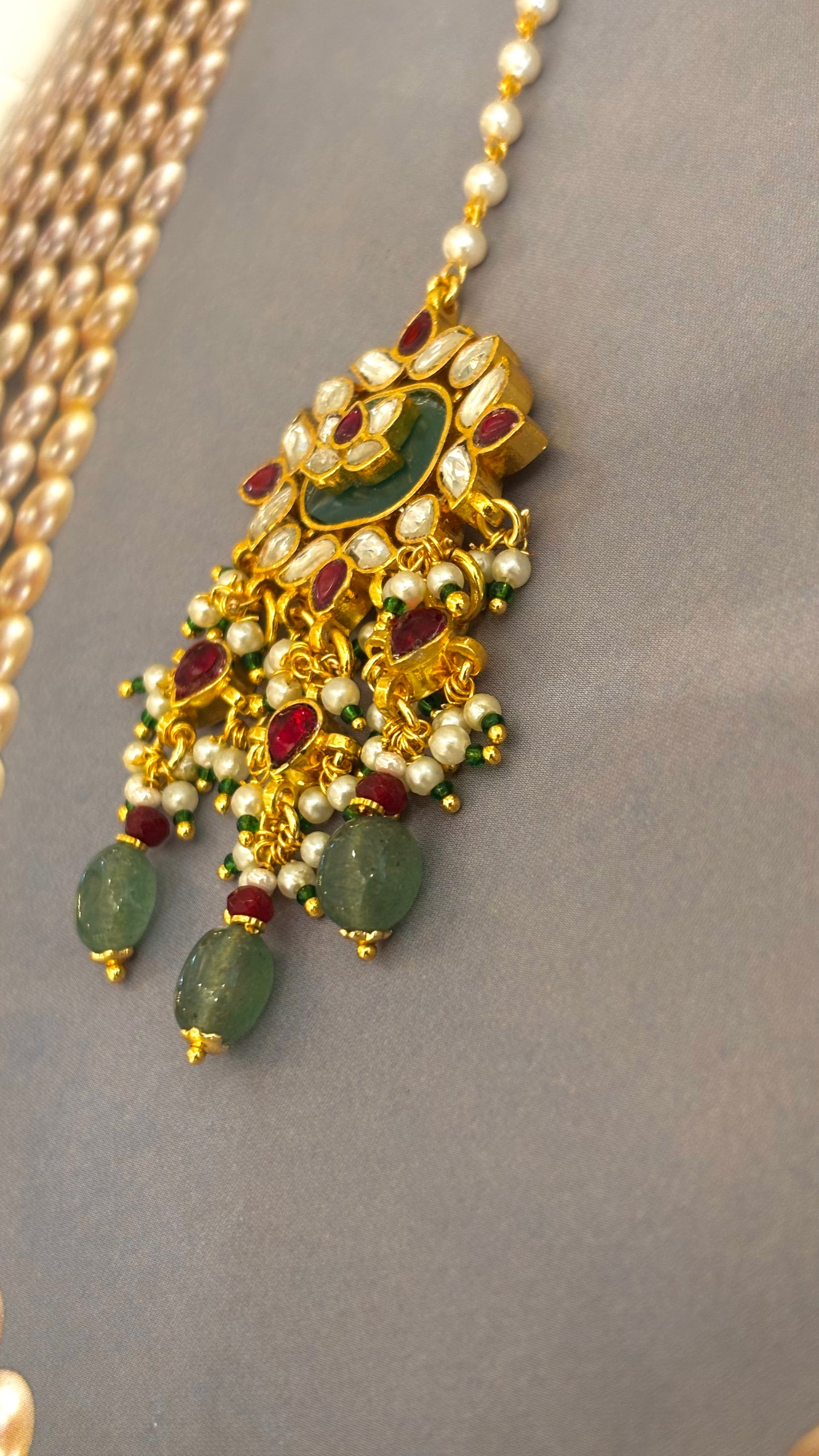 Emerald inlay heritage maangtika