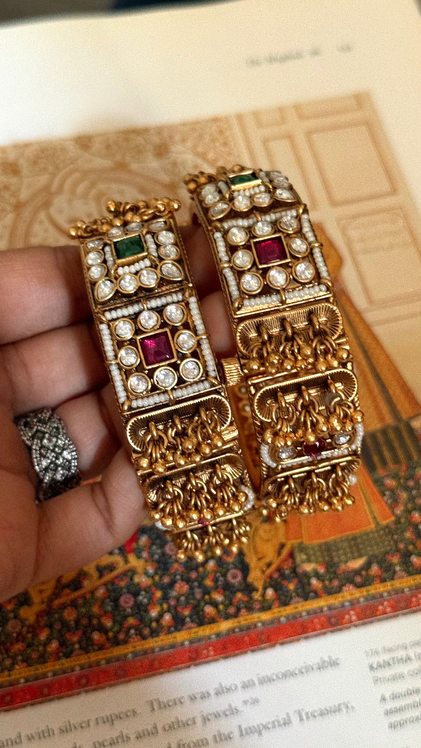 Rani pink & emerald rajwada openable bangle