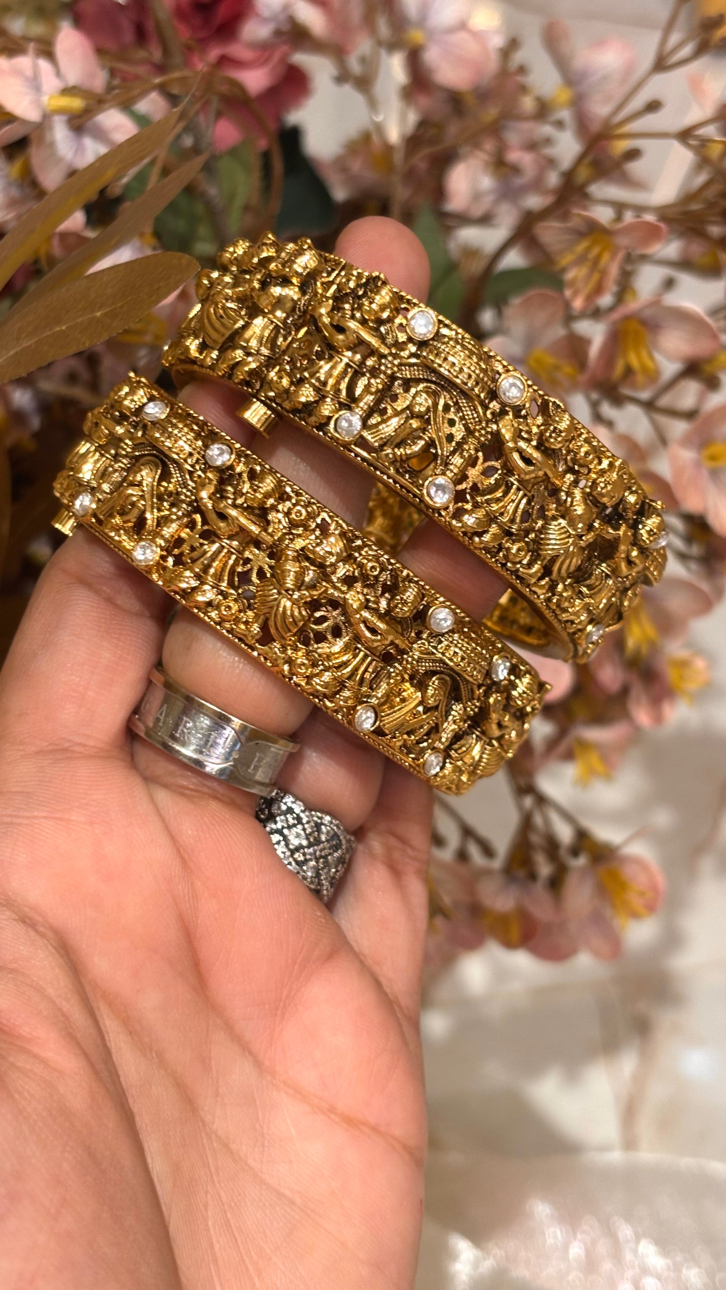 Doli pattern rajwadi bangles