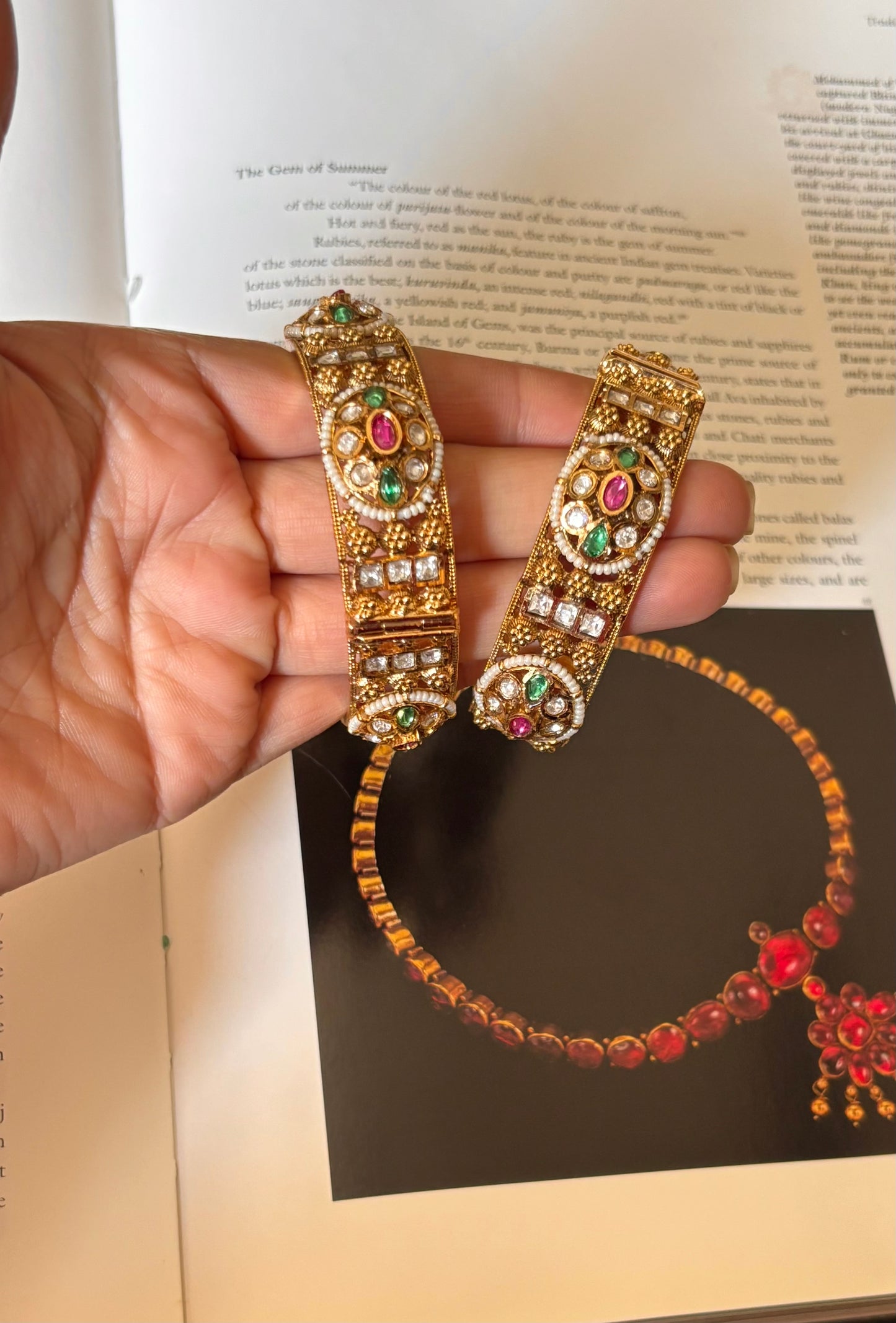 Heritage rajwadi ruby emerald bangdi