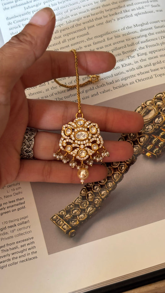 Polki maangtika with pearl detailing