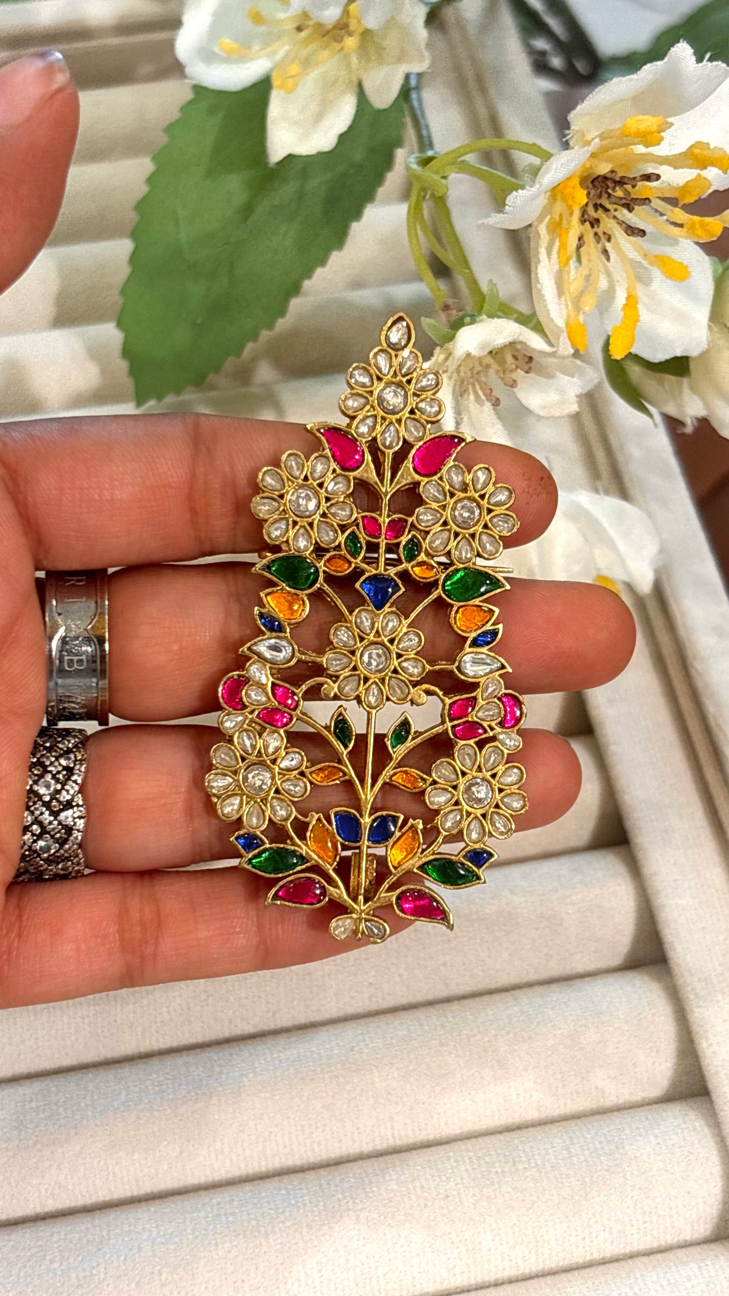 Heritage inspired 2 in 1 Brooch & Kalgi