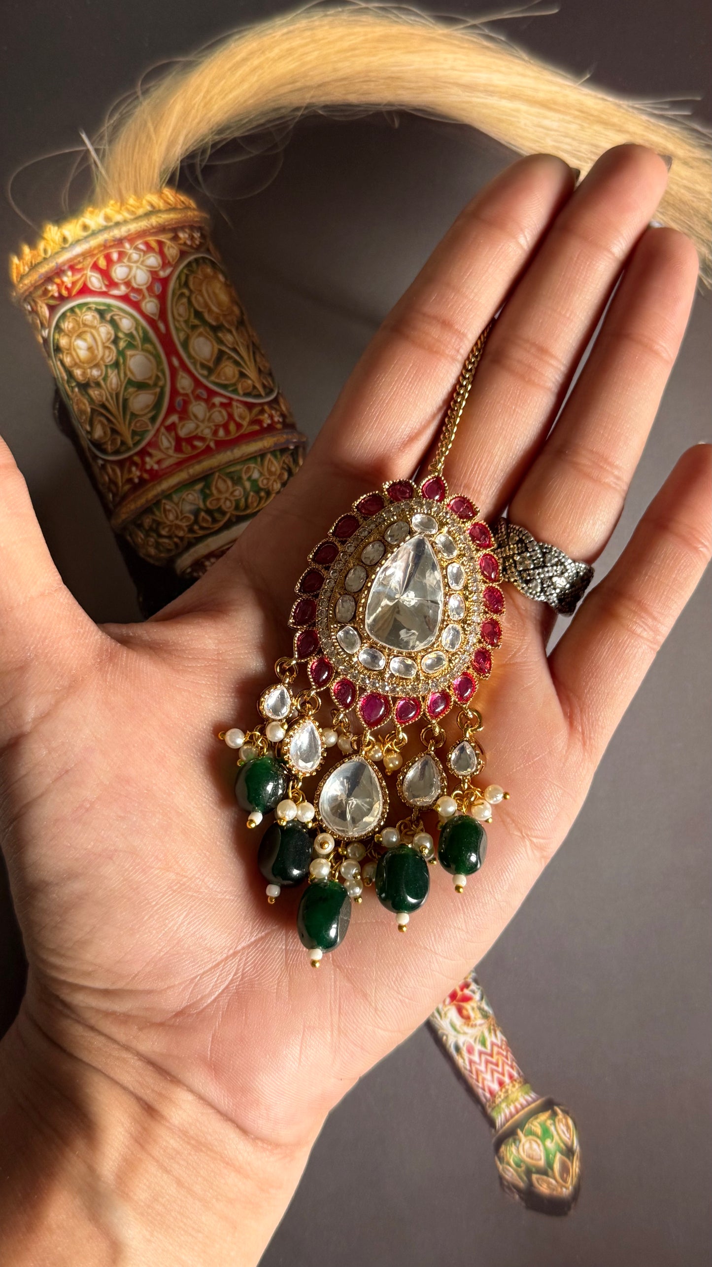 Rani pink & emerald maangtika