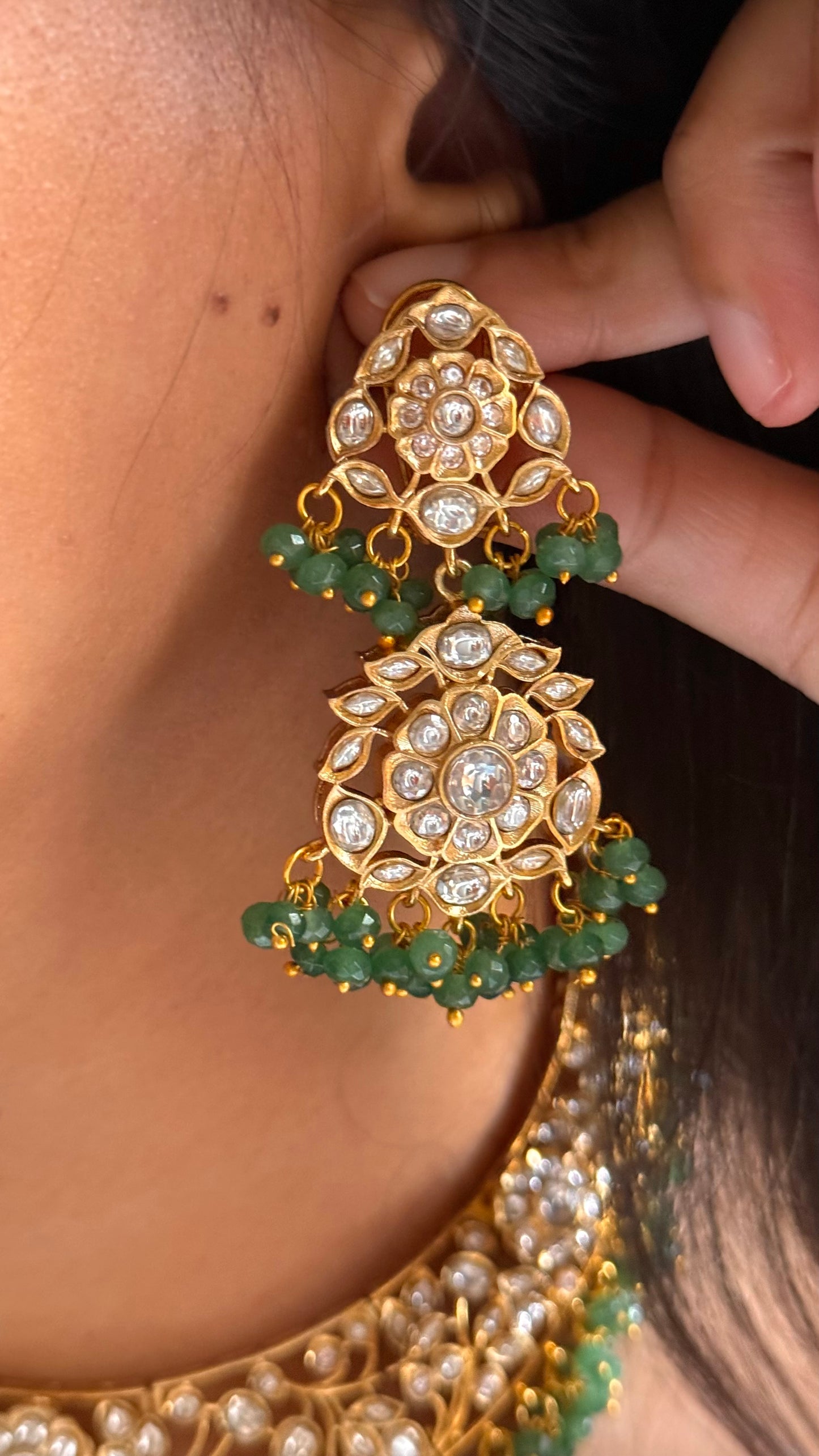 Heritage floral with emerald drops collar Necklace