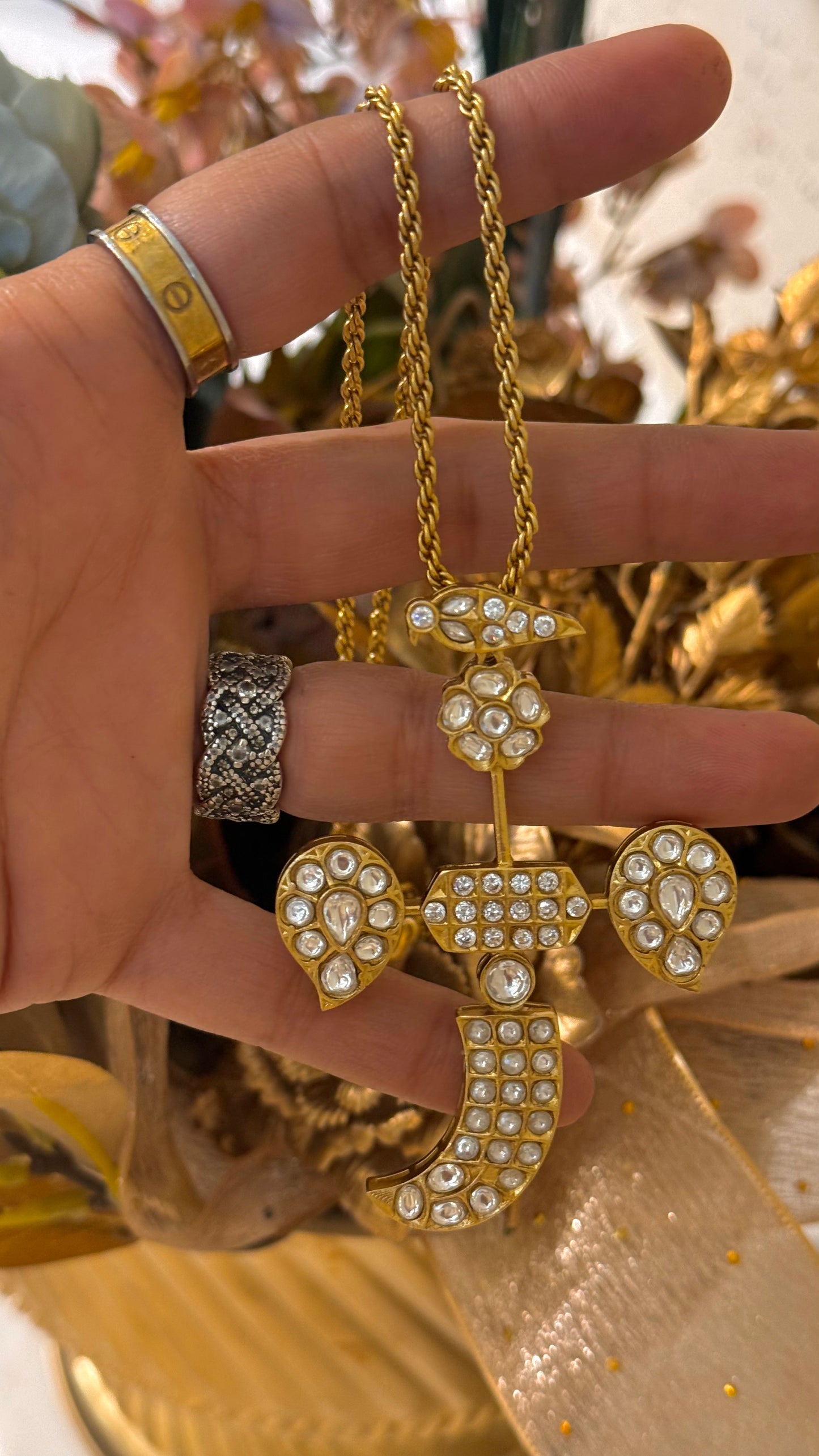 White Polki statement Pendant set