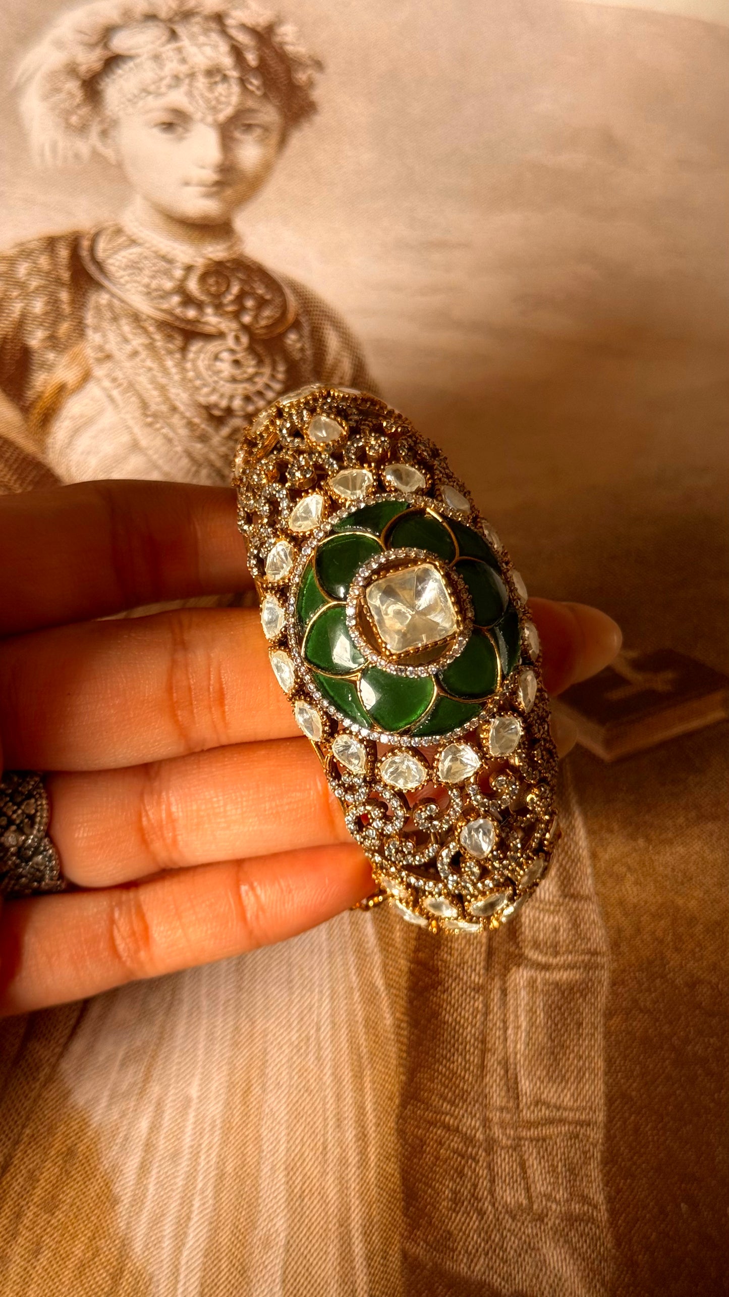 Emerald katdana moissanite openable bracelet
