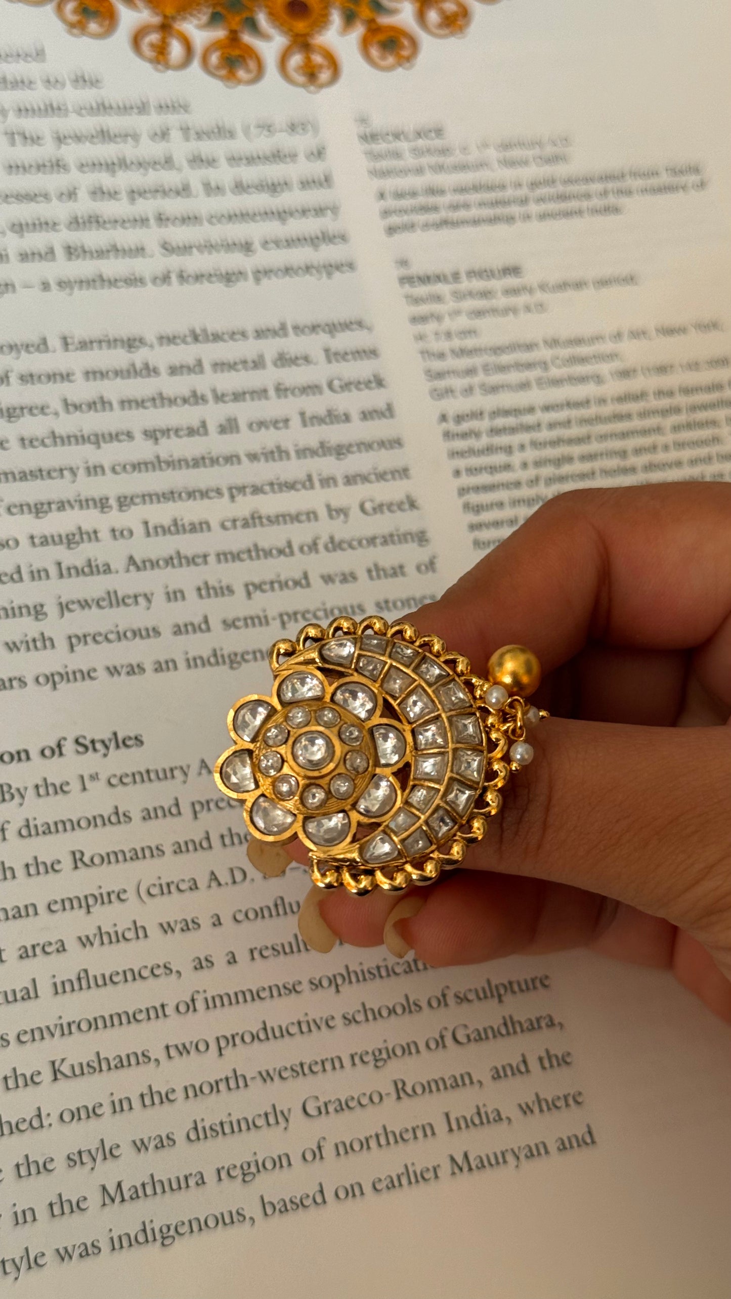 Chandbali paachi kundan heritage ring