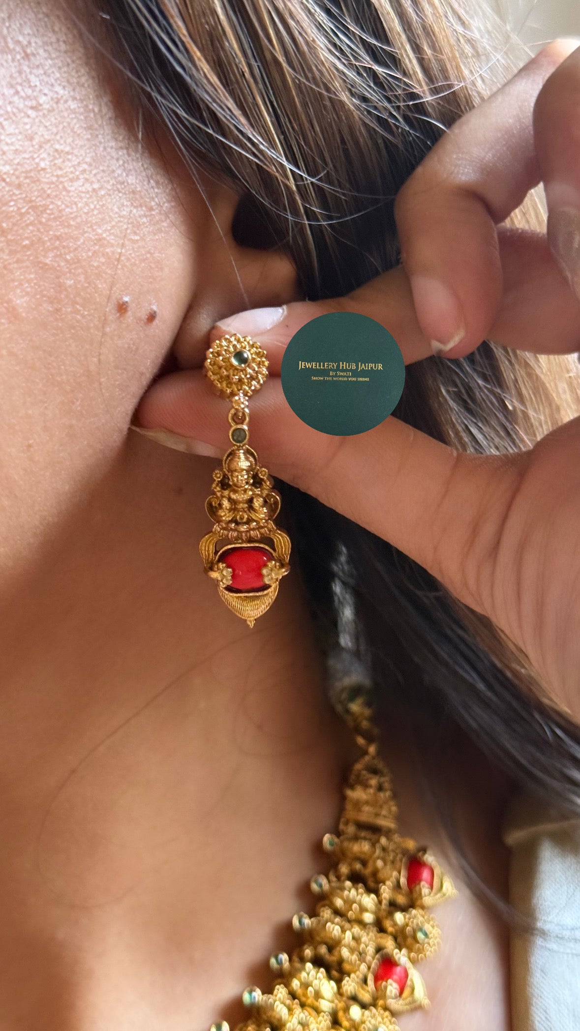 Goddess laxmi minimal potta red temple set