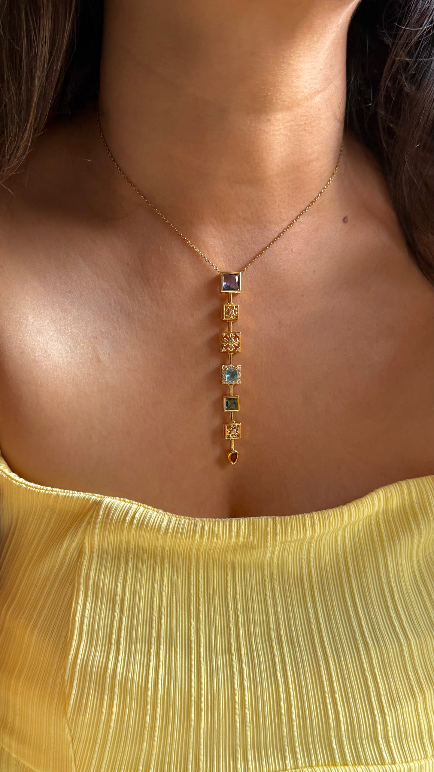 Multicoloured minimalist 9 to 5 necklace