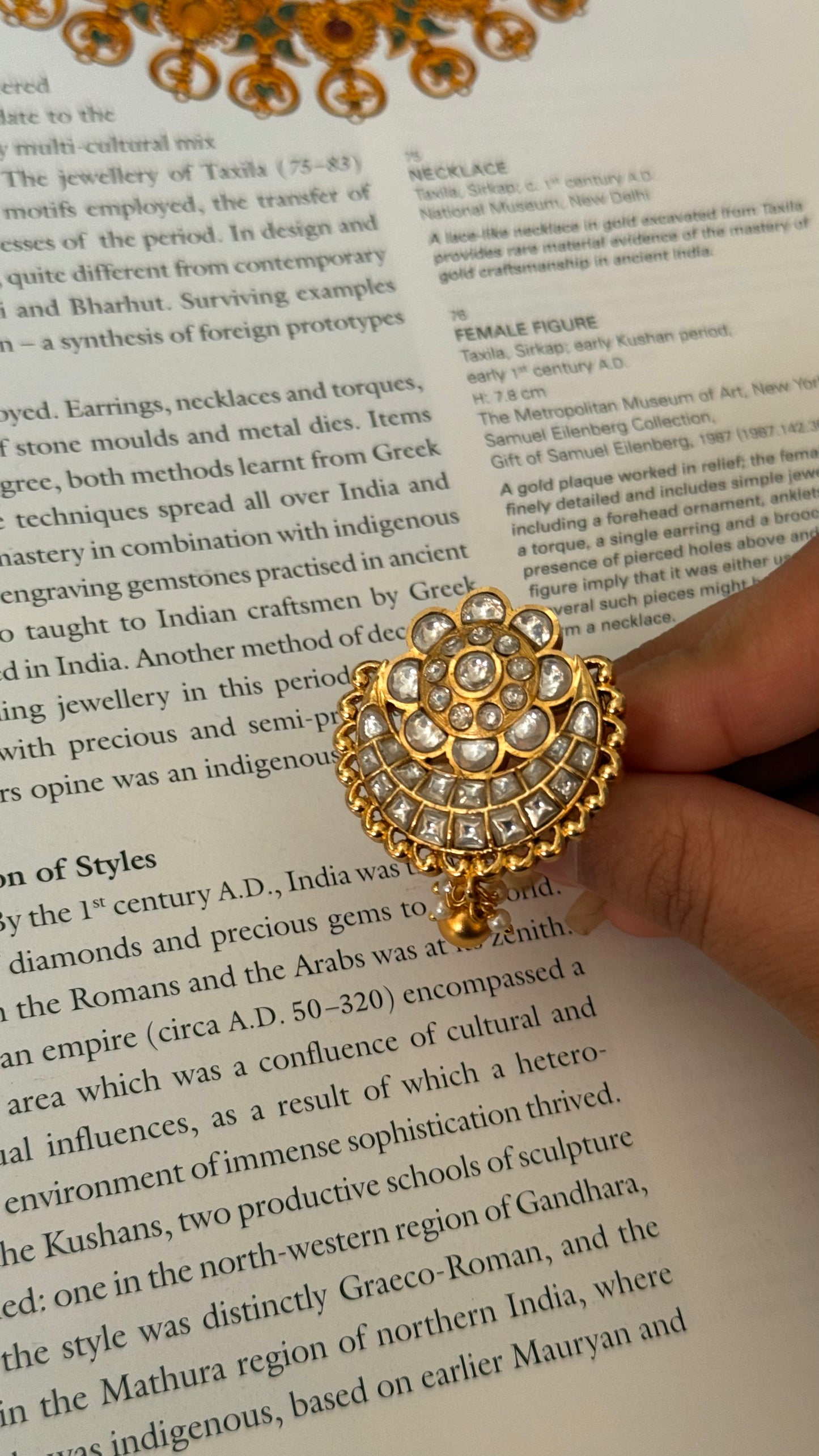 Chandbali paachi kundan heritage ring