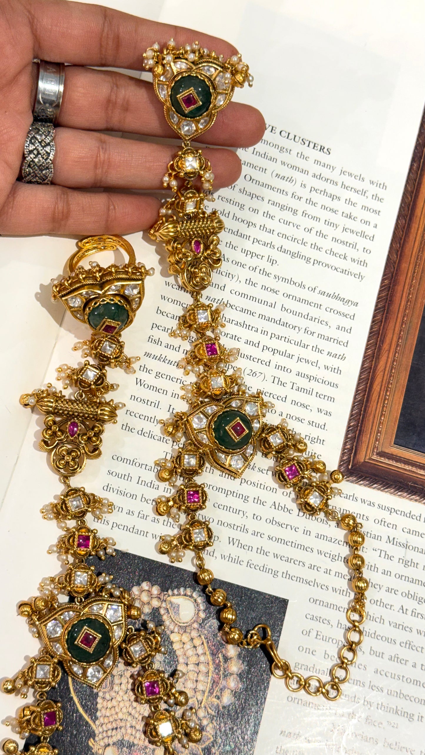 Floral nakshi emerald & rani pink inlay hathphool
