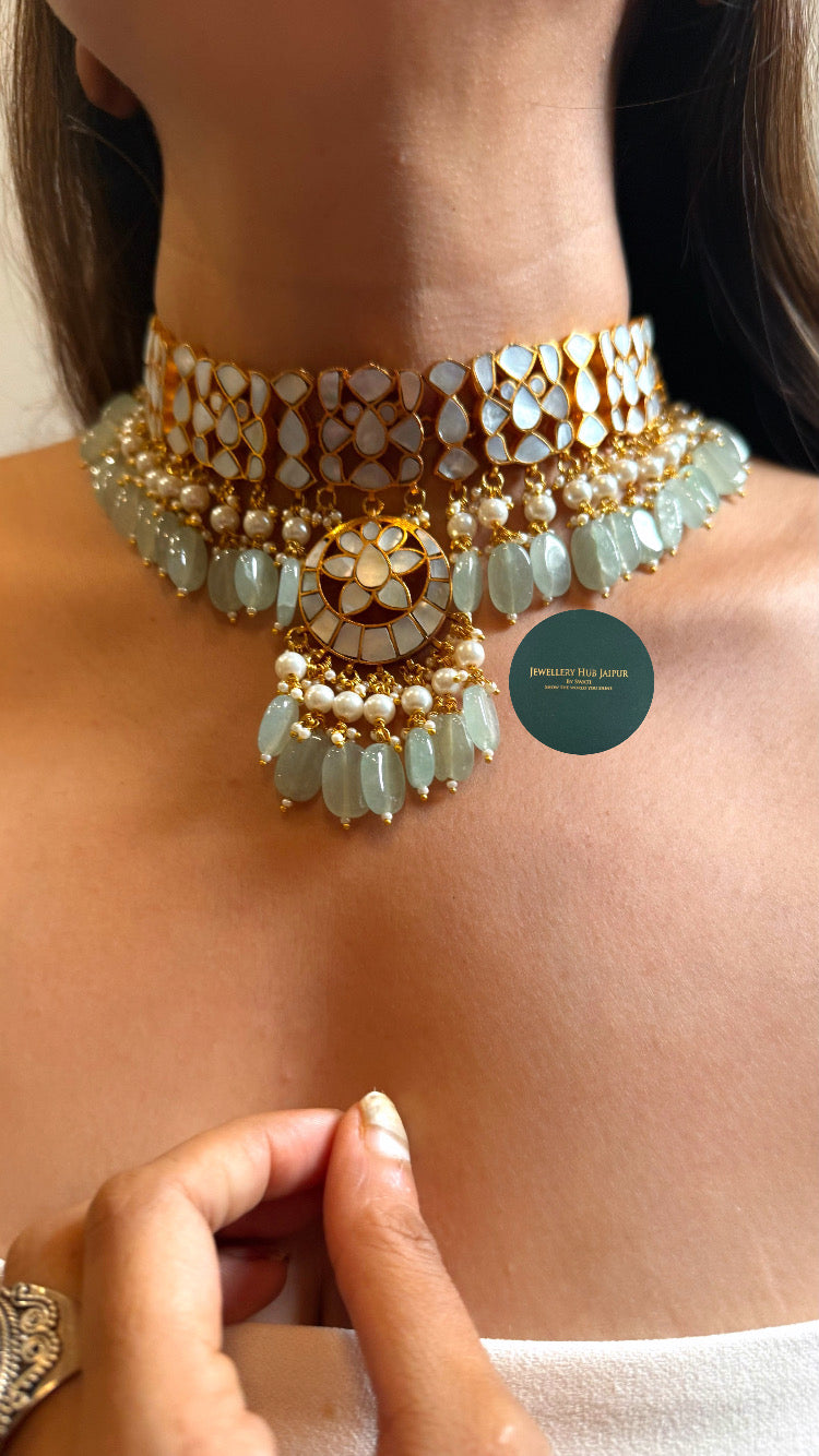 Heritage mother of pearls paachi with mint drops choker set