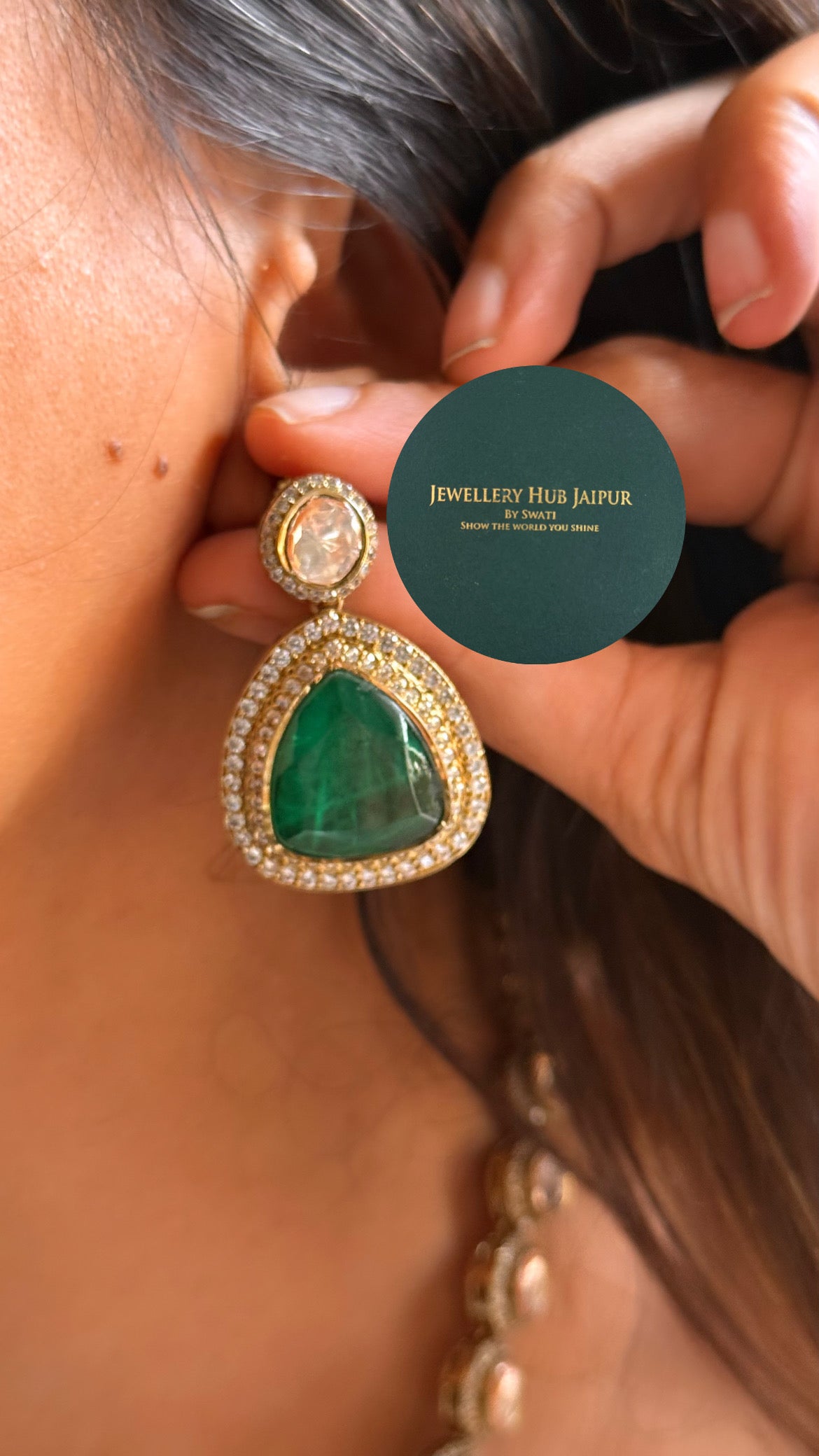 Emerald doublet & moissanite uncut polki collar set