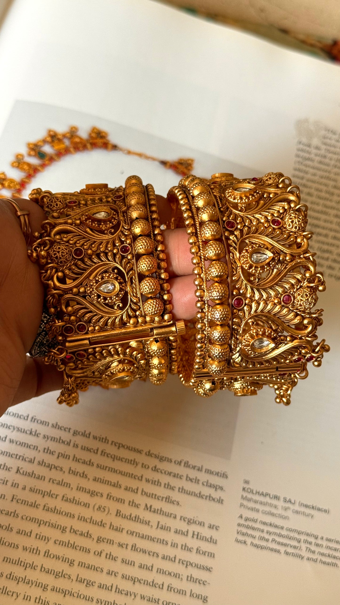 Gold nakashi rajwada bangles