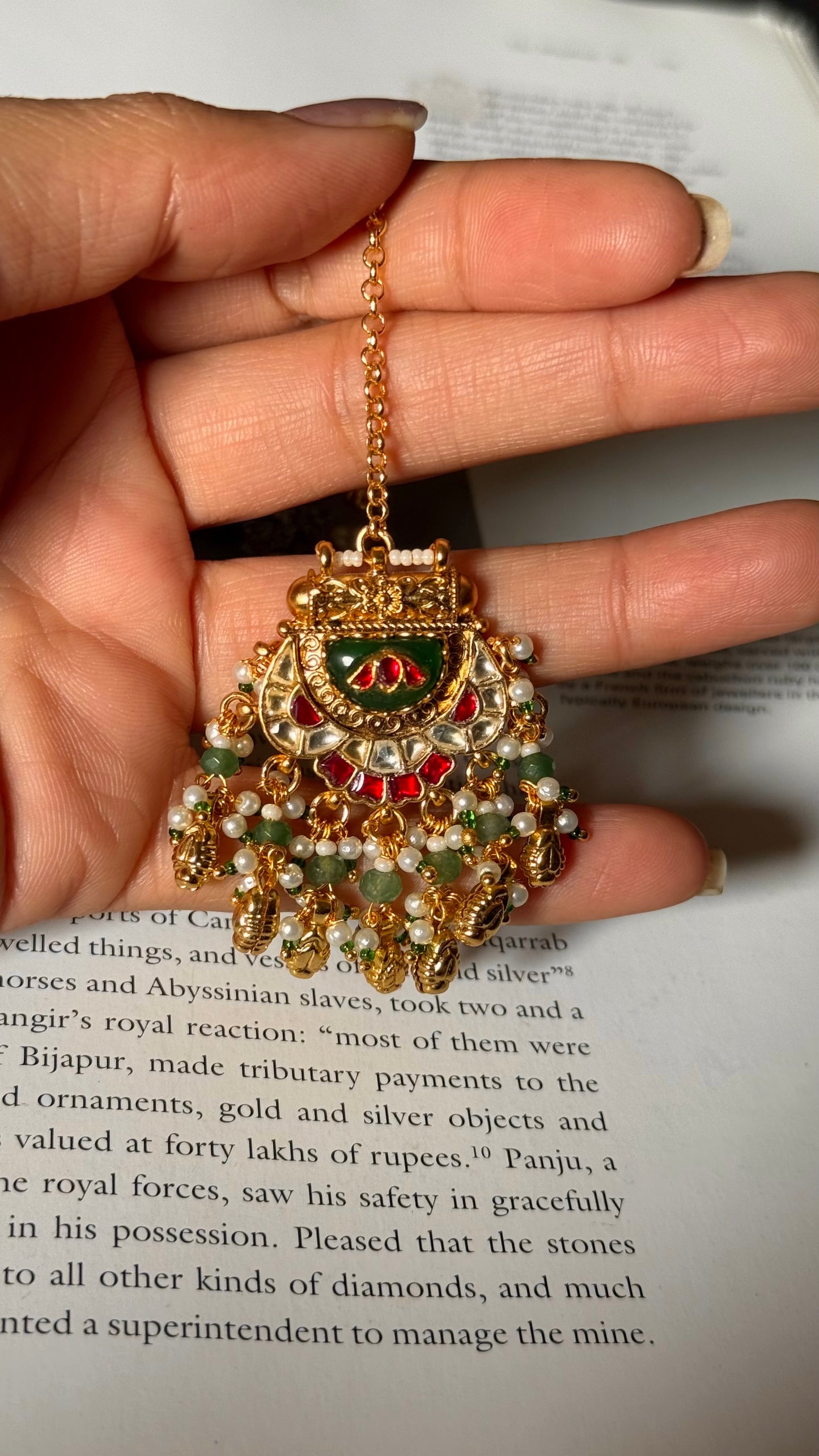 Emerald rani inlay heritage maangtika