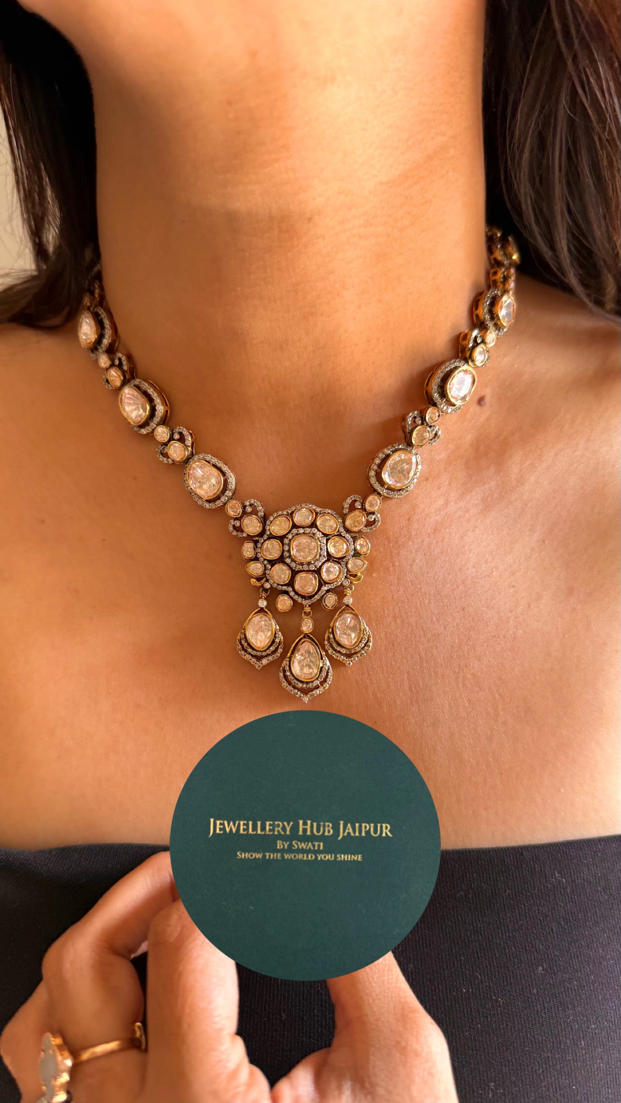 Floral patter victorian peeli polki necklace