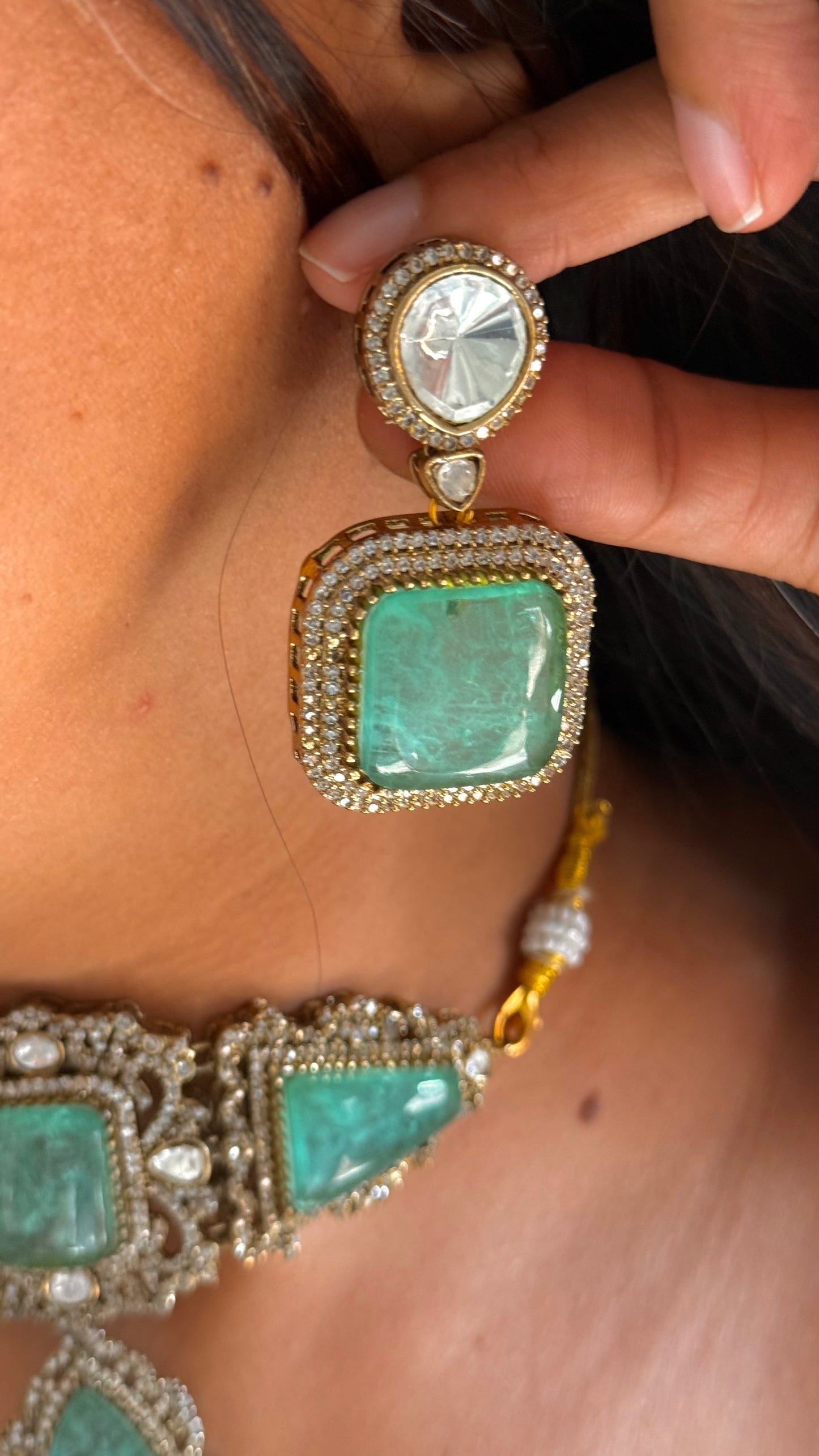 mint doublet victorian choker