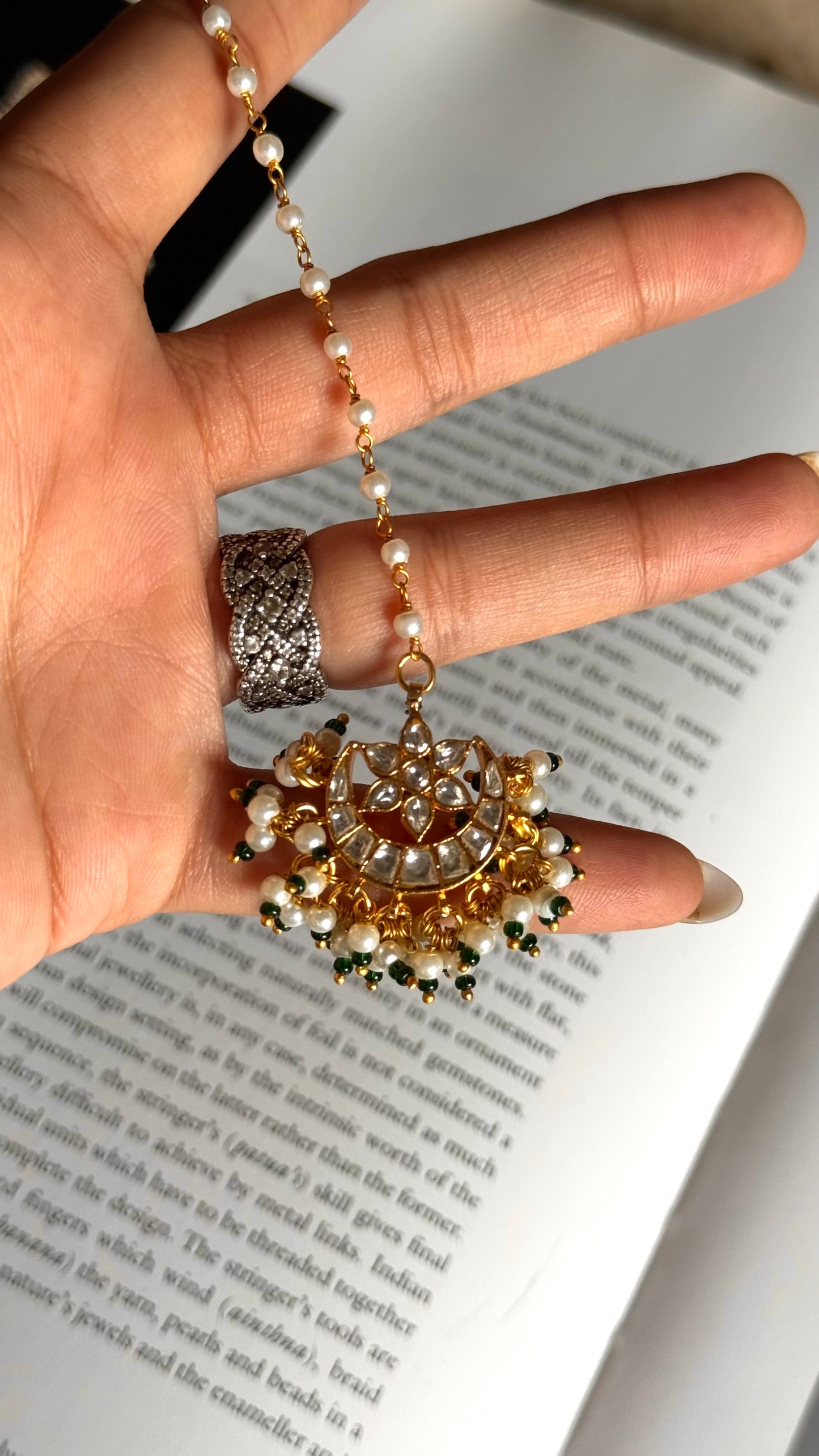 Paachi Heritage floral kundan maangtika