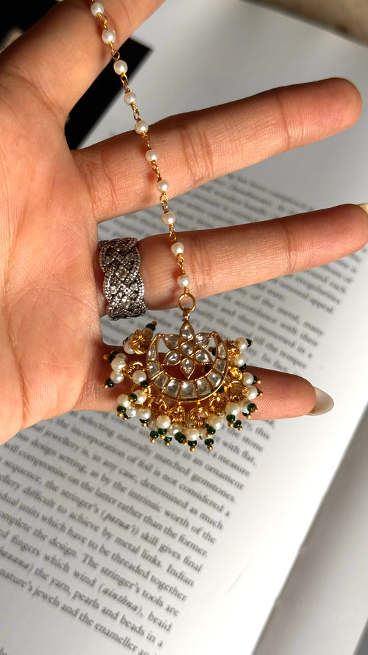 Paachi Heritage floral kundan maangtika