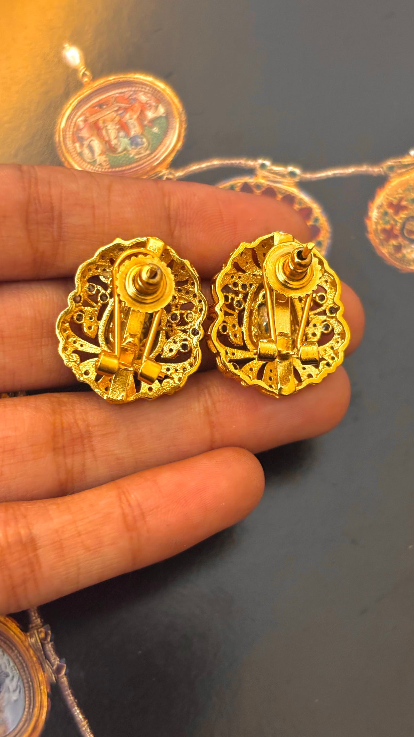 Peeli polki gold studs