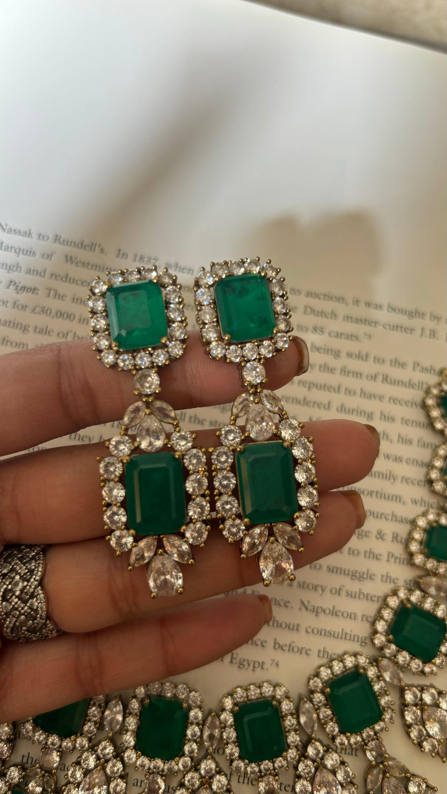 Emir Emerald diamond heritage collar necklace