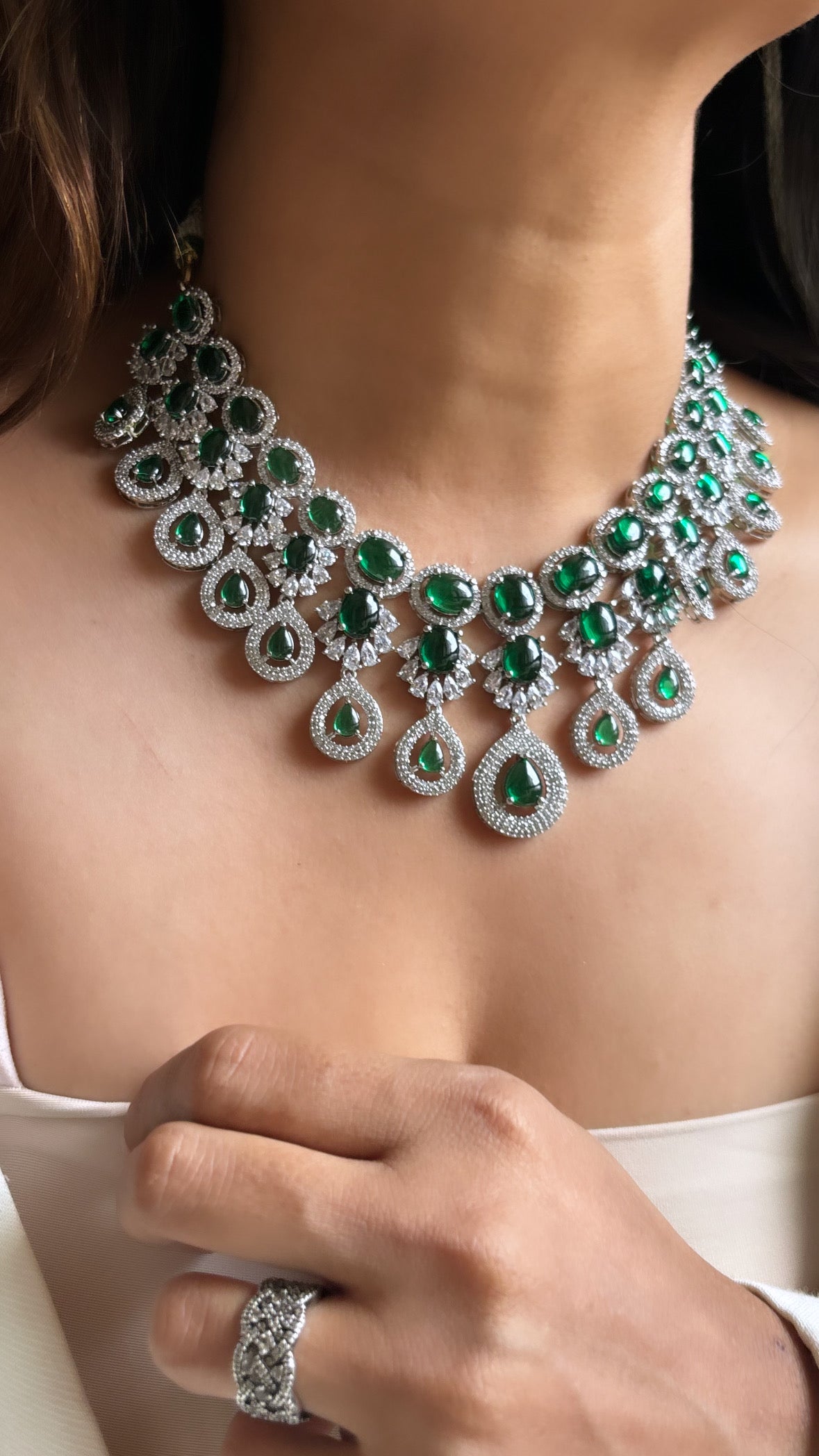 Emerald diamond necklace