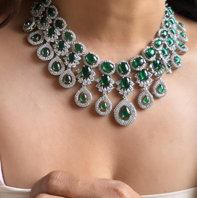 Emerald diamond necklace