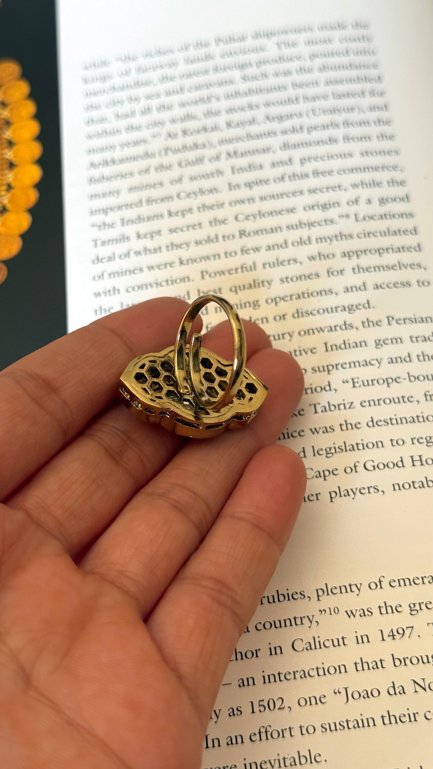 emerald Mughal cut adjustable ring